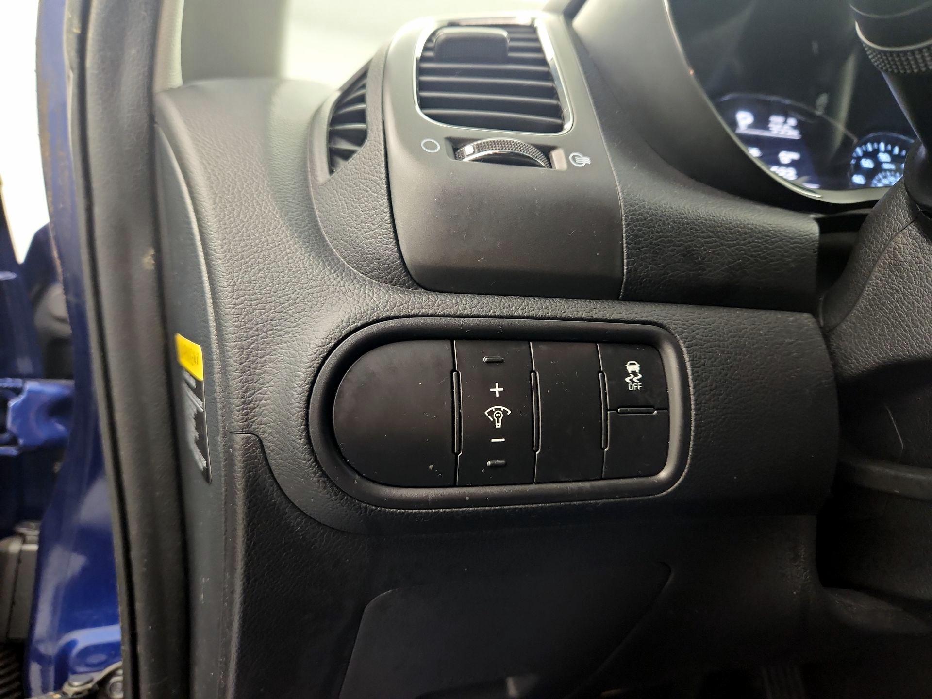 Thumbnail: 2017 Kia Forte - 11