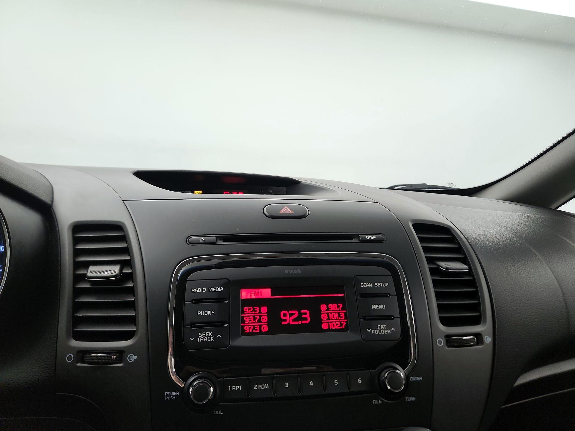 Thumbnail: 2017 Kia Forte - 12