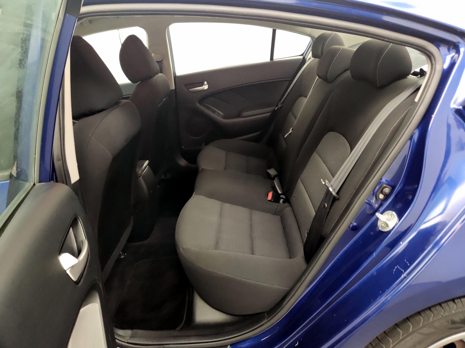 Thumbnail: 2017 Kia Forte - 16