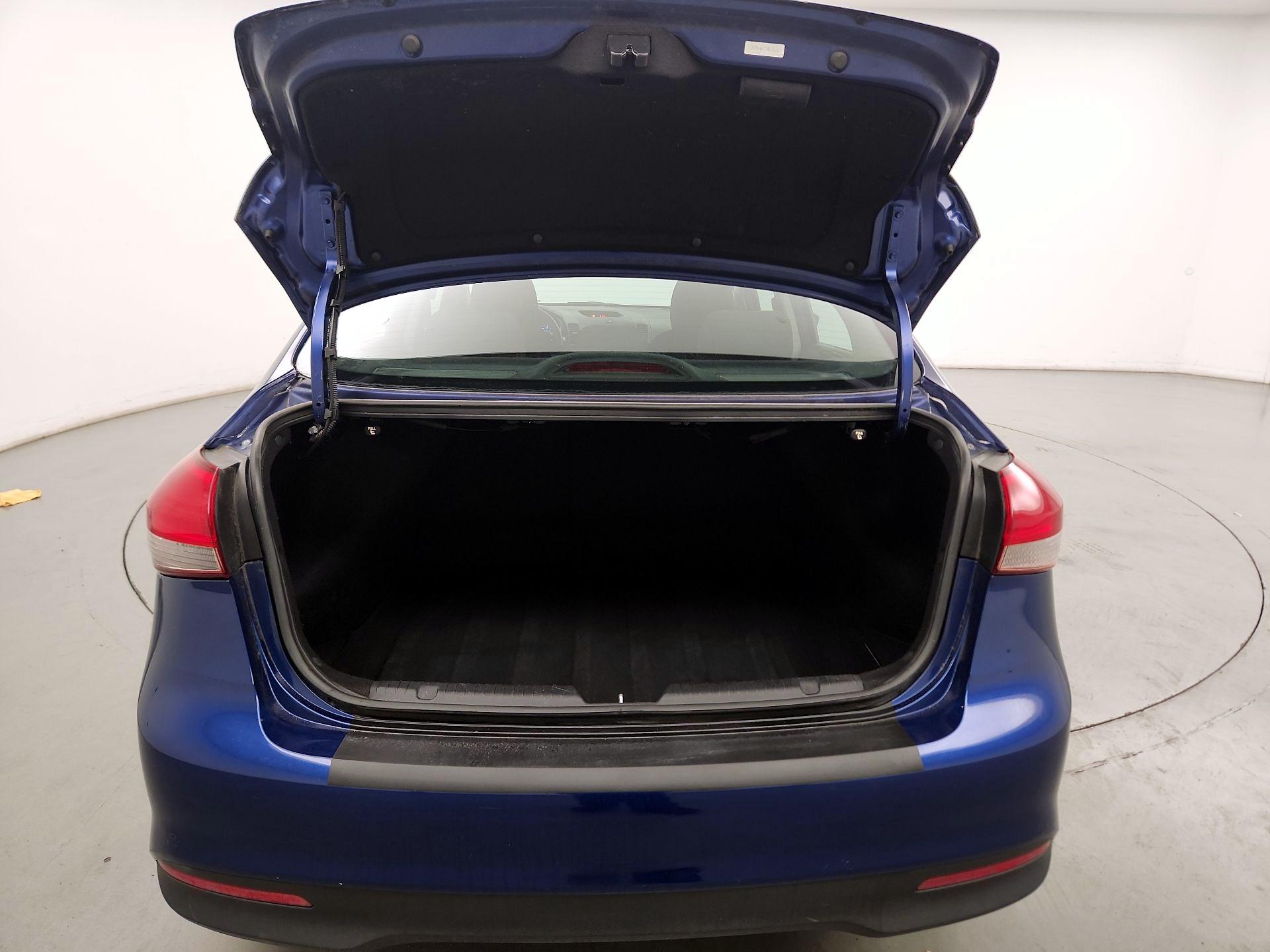 Thumbnail: 2017 Kia Forte - 17