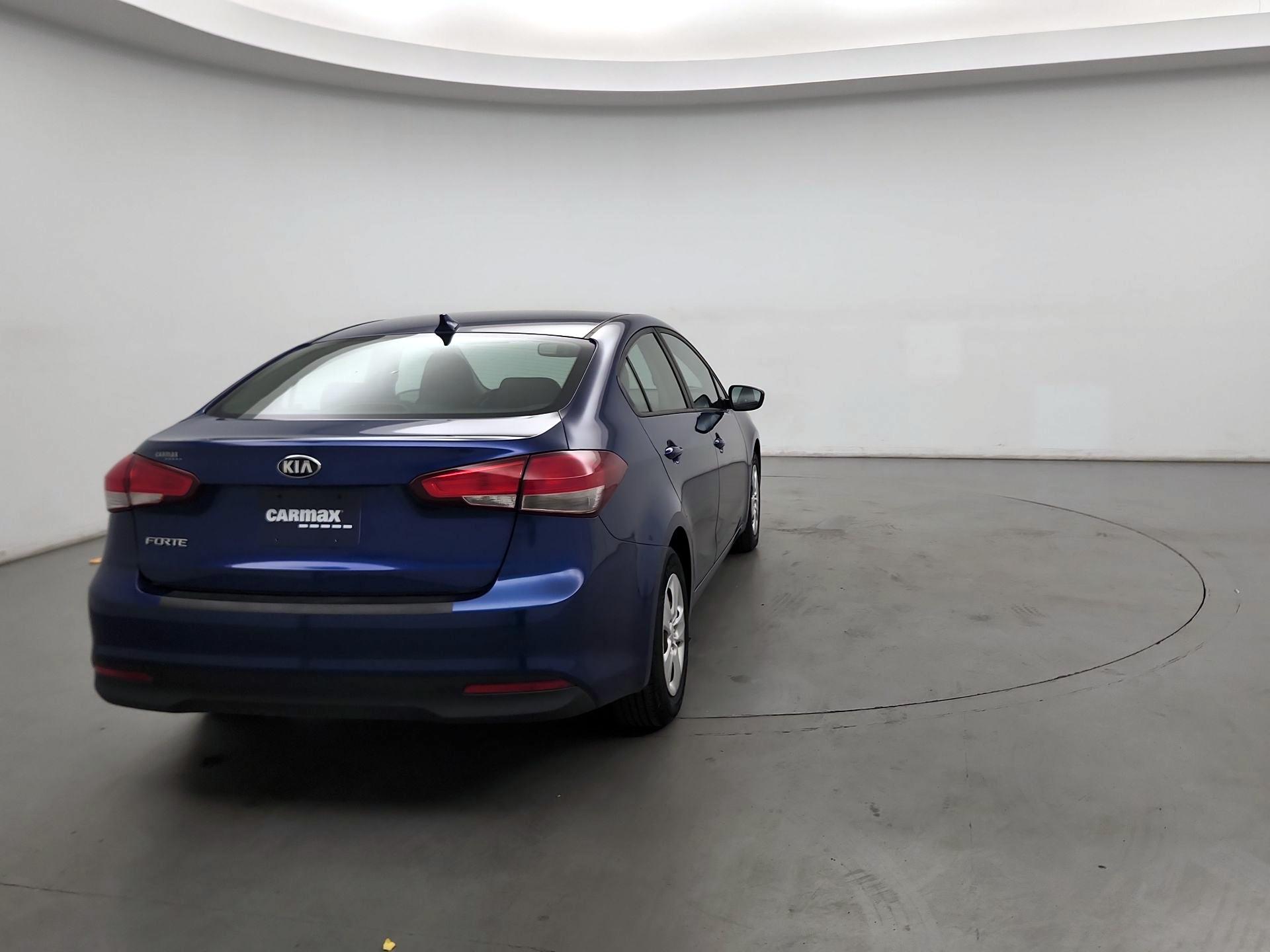 Thumbnail: 2017 Kia Forte - 5