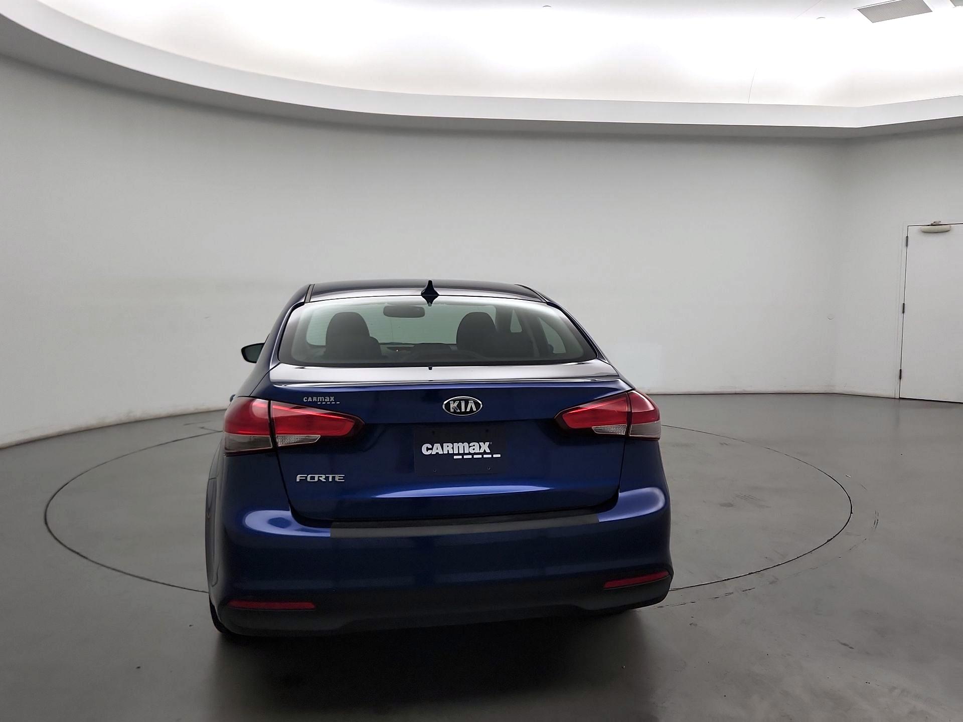 Thumbnail: 2017 Kia Forte - 6