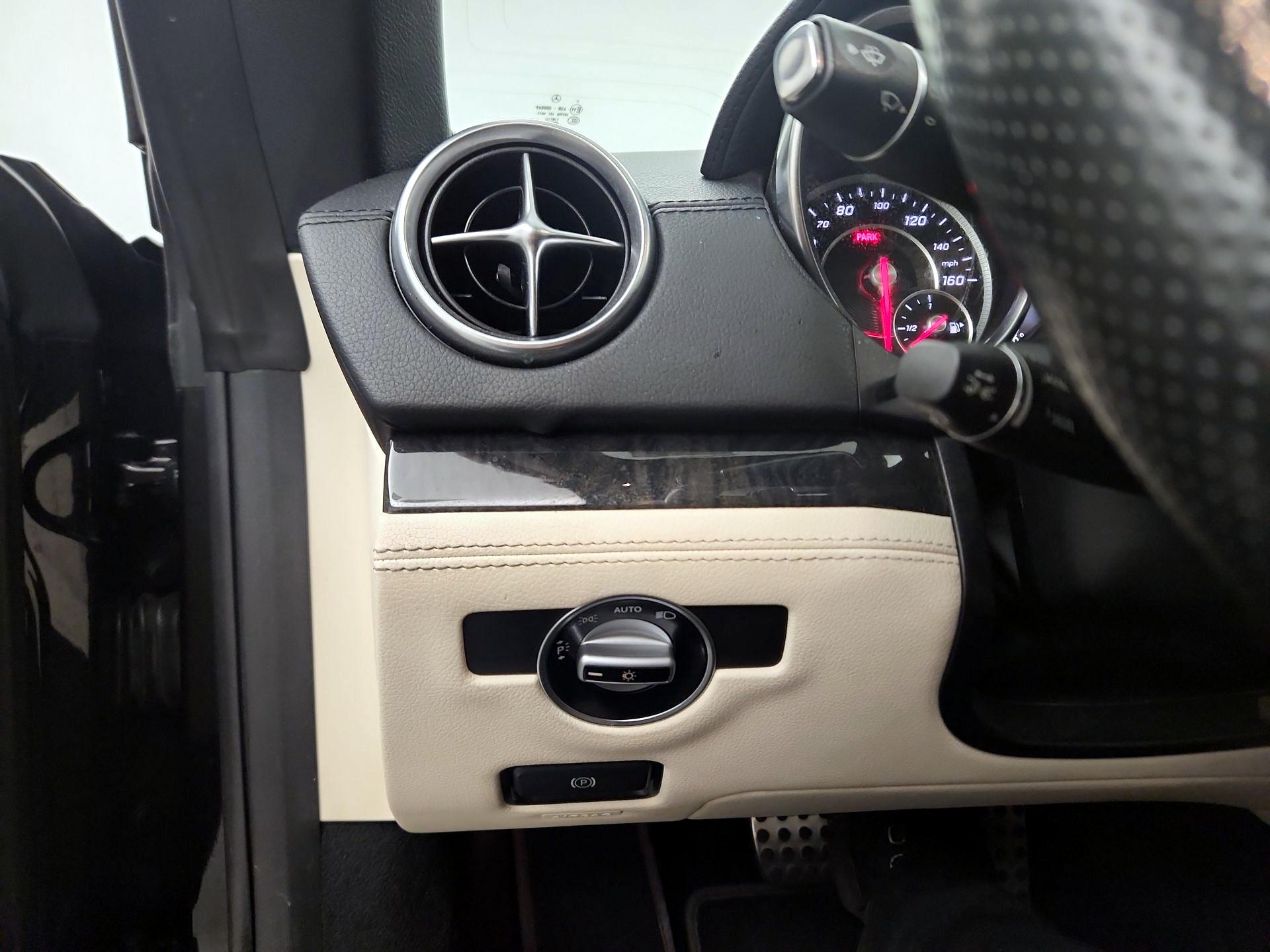 Thumbnail: 2017 Mercedes-Benz SL-Class - 11