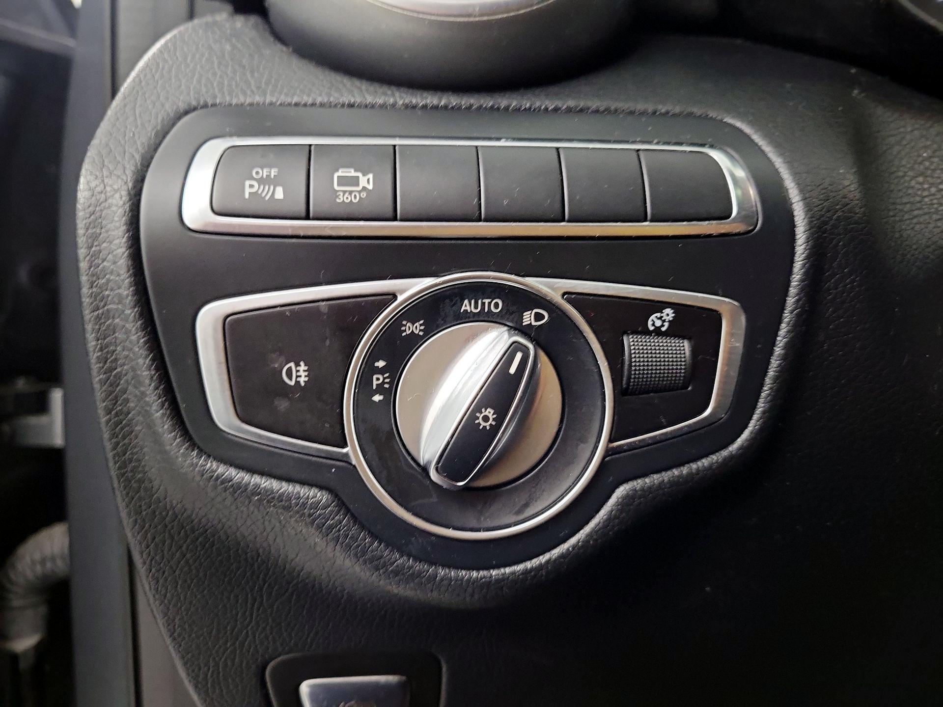 Thumbnail: 2019 Mercedes-Benz GLC - 13