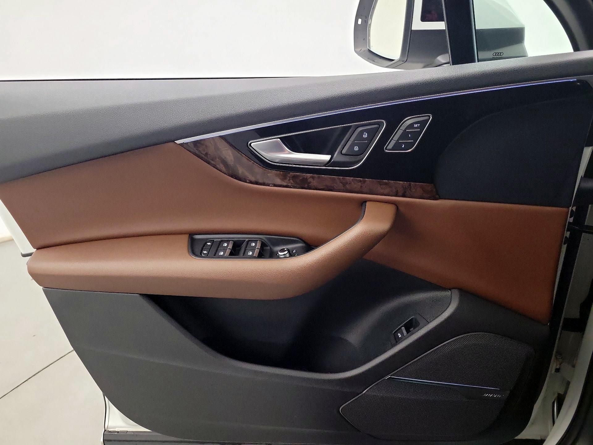 Thumbnail: 2019 Audi Q7 - 10