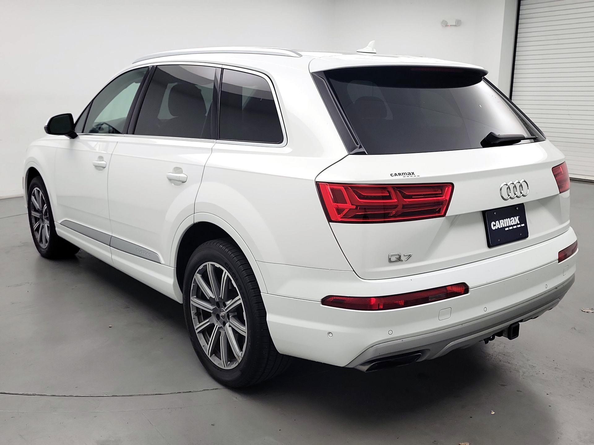 Thumbnail: 2019 Audi Q7 - 7