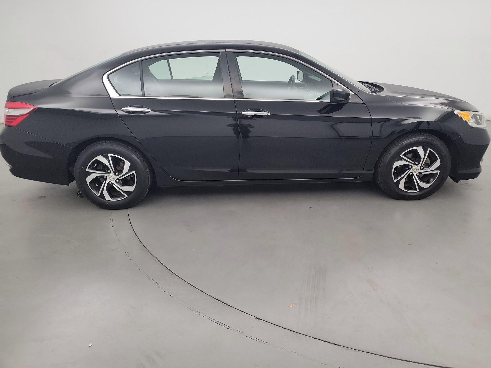 Thumbnail: 2017 Honda Accord - 4