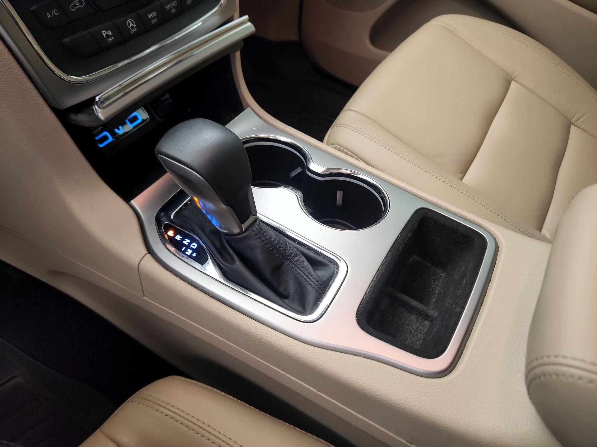 Thumbnail: 2018 Jeep Grand Cherokee - 17