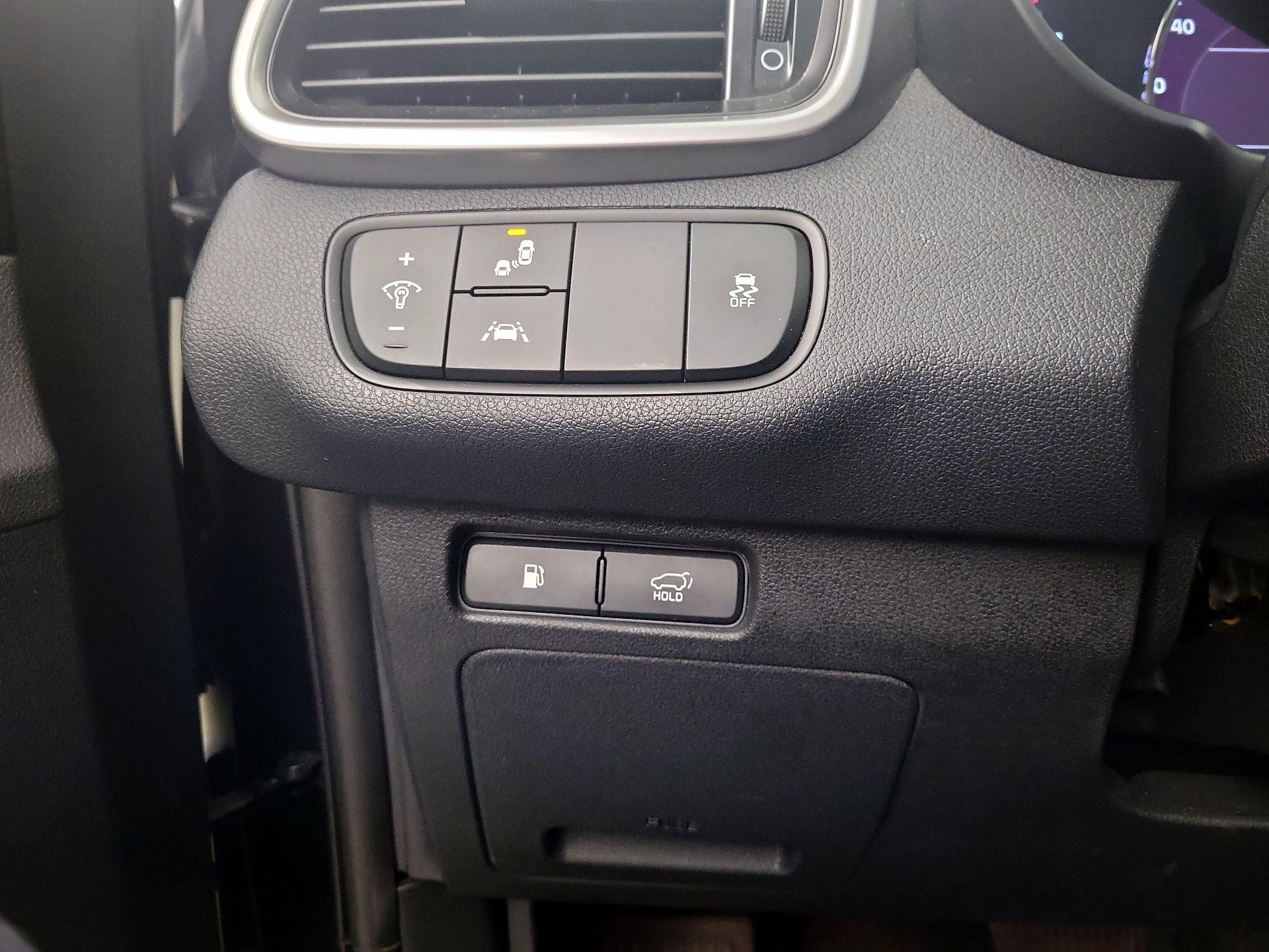 Thumbnail: 2020 Kia Sorento - 11