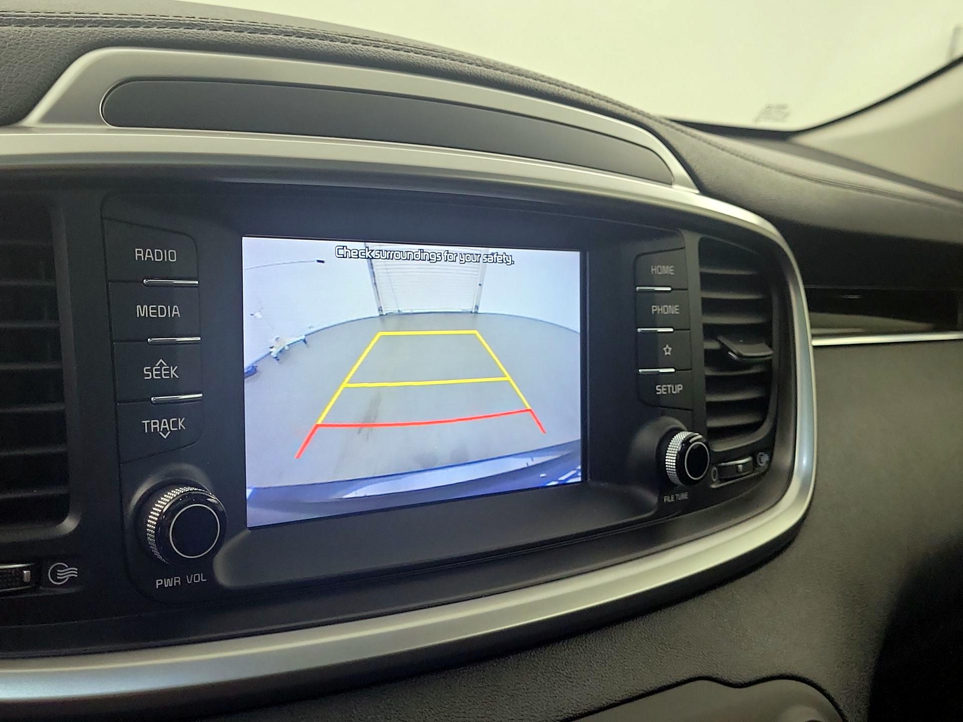 Thumbnail: 2020 Kia Sorento - 12