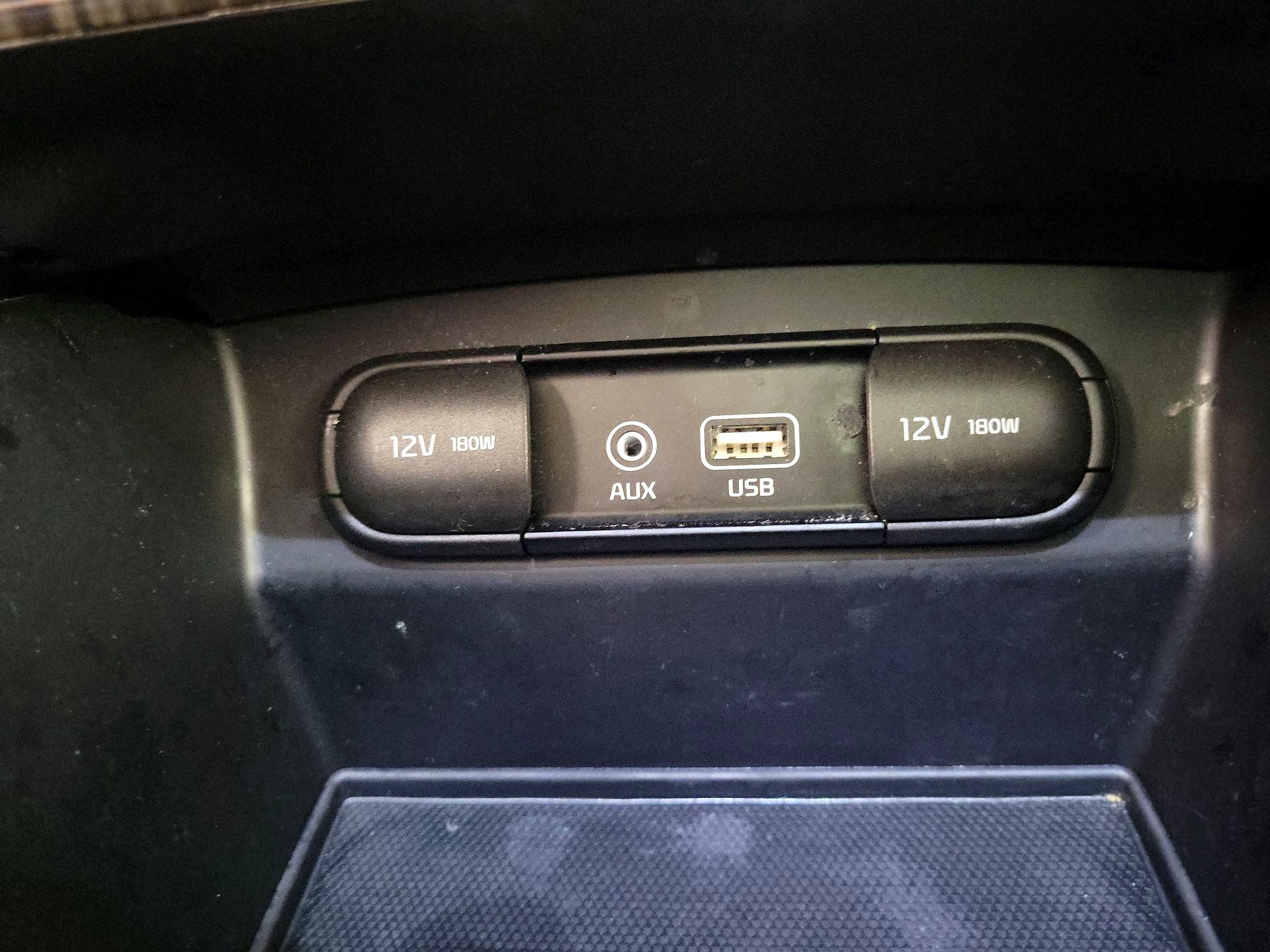 Thumbnail: 2020 Kia Sorento - 16