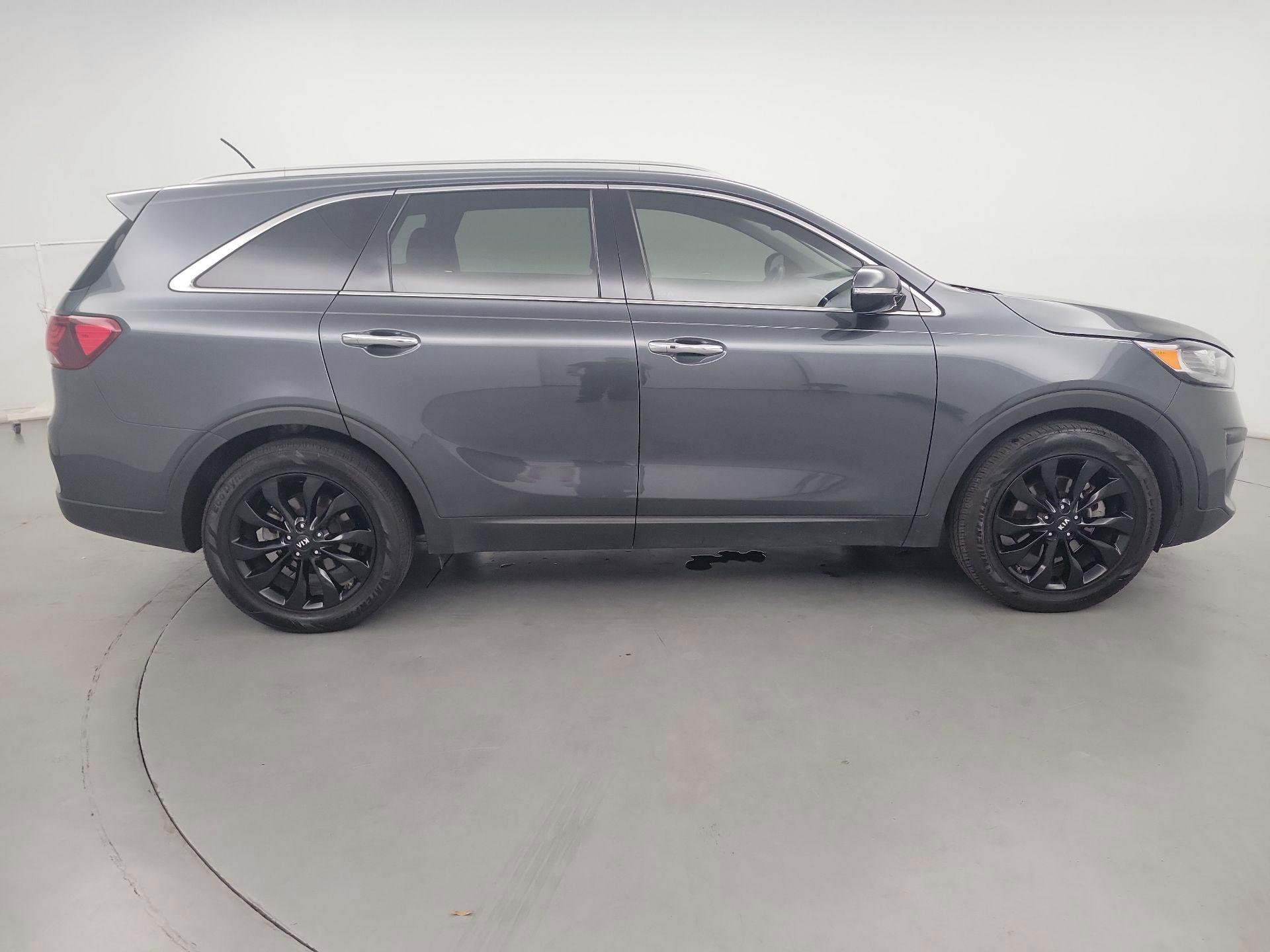 Thumbnail: 2020 Kia Sorento - 4