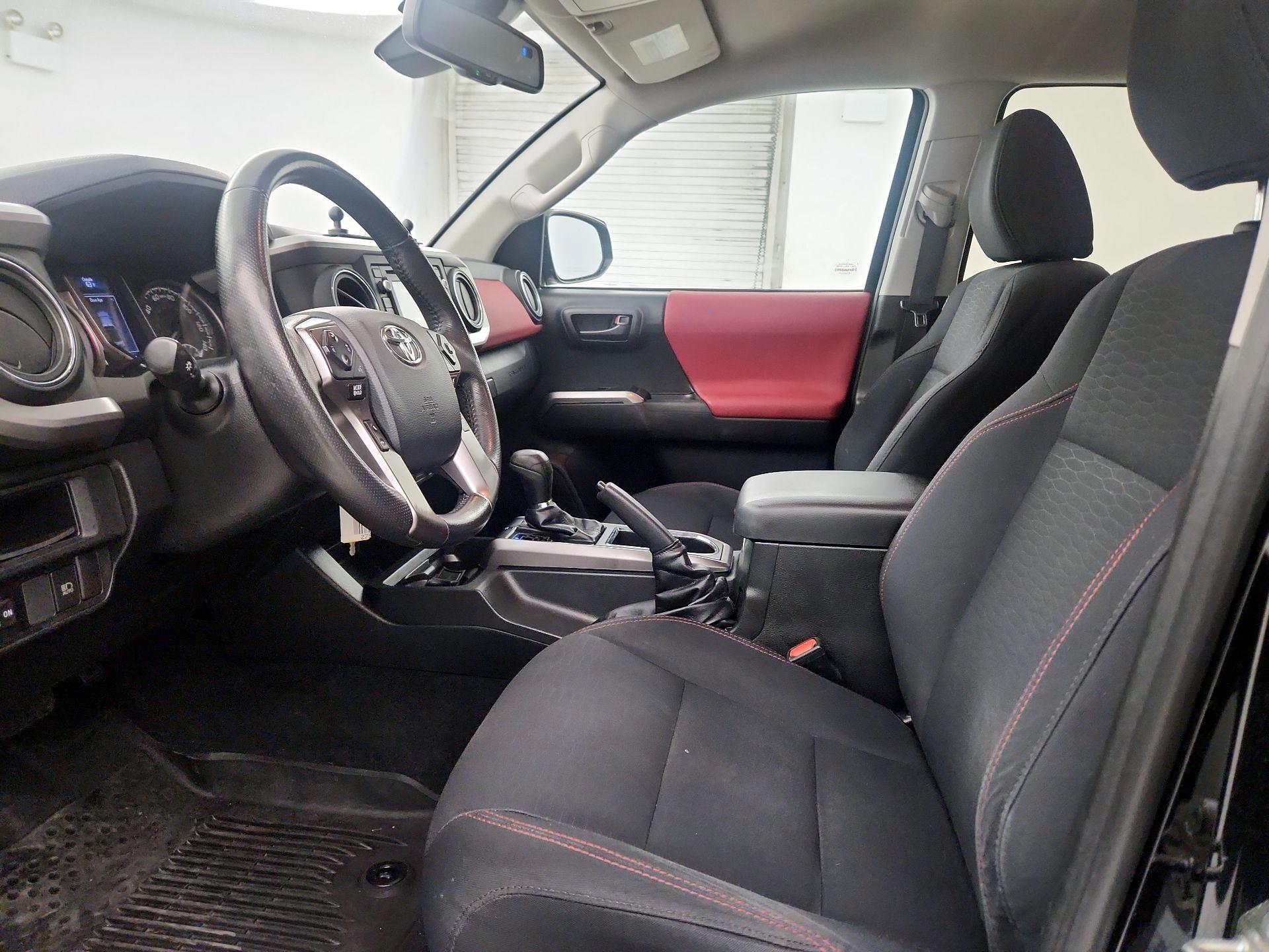 Thumbnail: 2019 Toyota Tacoma - 9