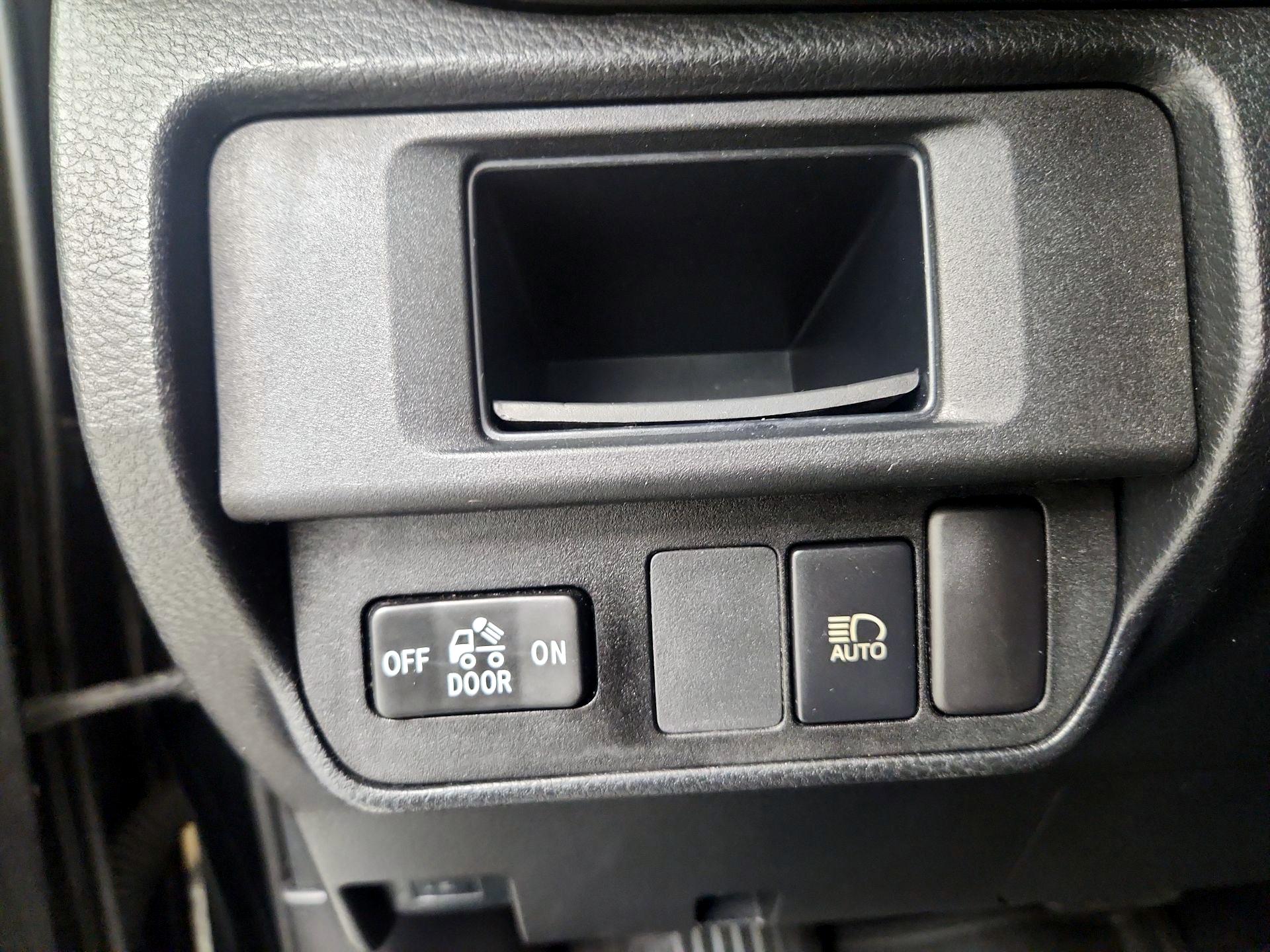 Thumbnail: 2019 Toyota Tacoma - 11