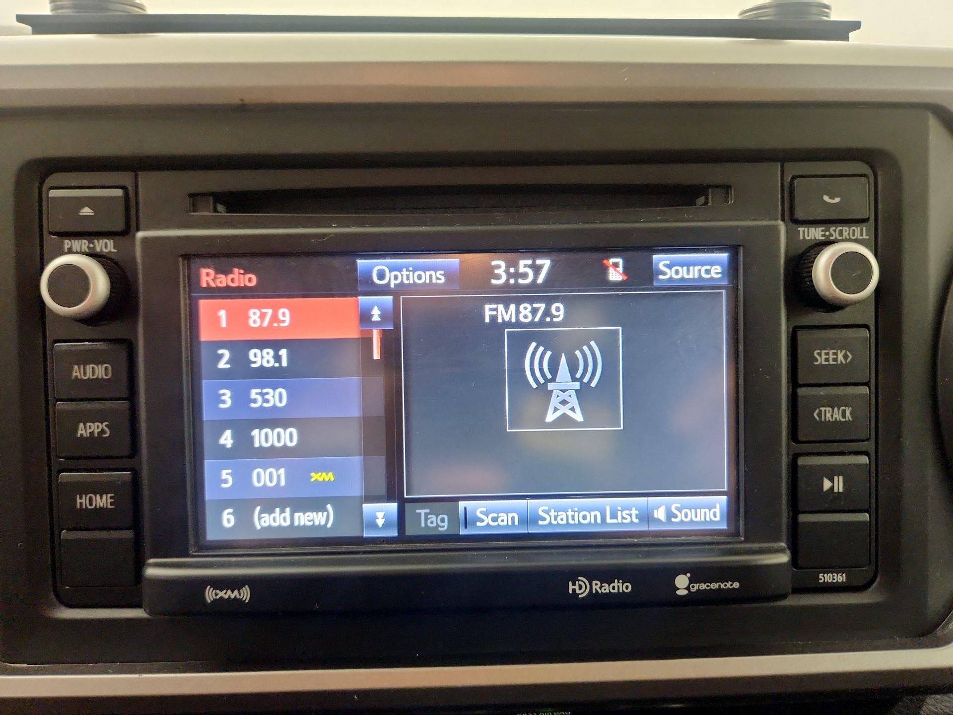 Thumbnail: 2019 Toyota Tacoma - 13