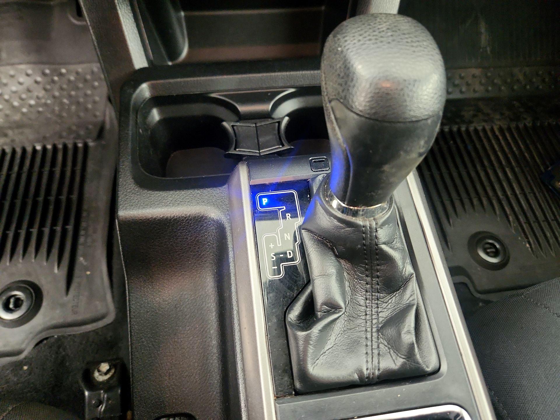 Thumbnail: 2019 Toyota Tacoma - 15