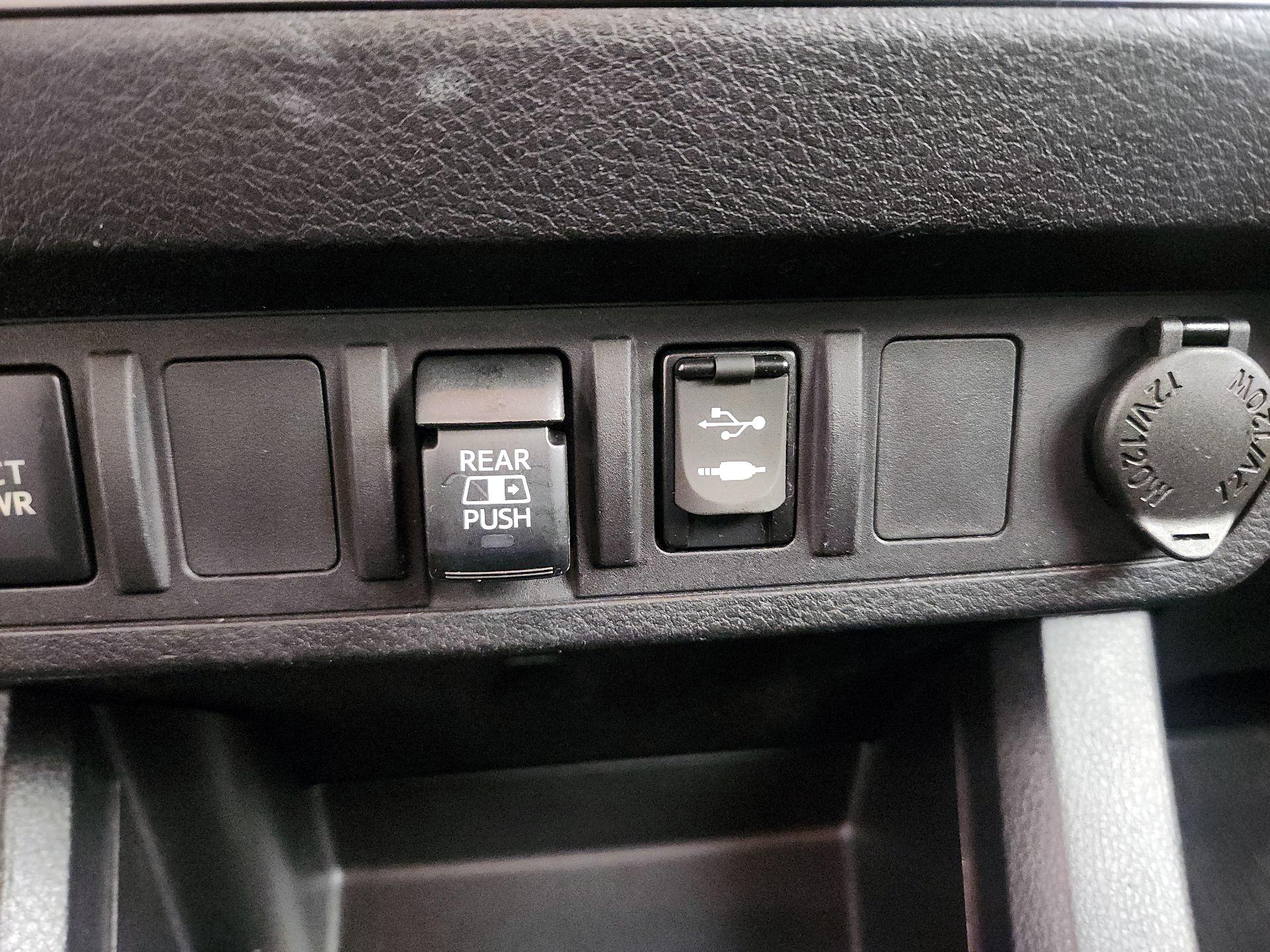 Thumbnail: 2019 Toyota Tacoma - 16