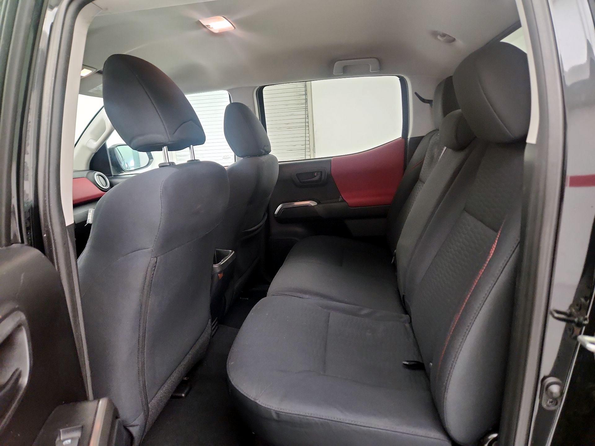 Thumbnail: 2019 Toyota Tacoma - 17