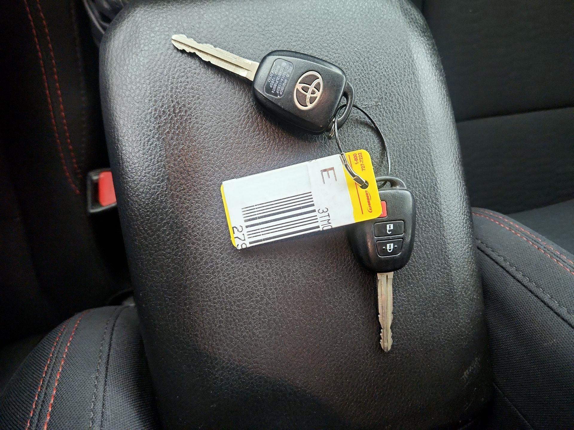 Thumbnail: 2019 Toyota Tacoma - 20