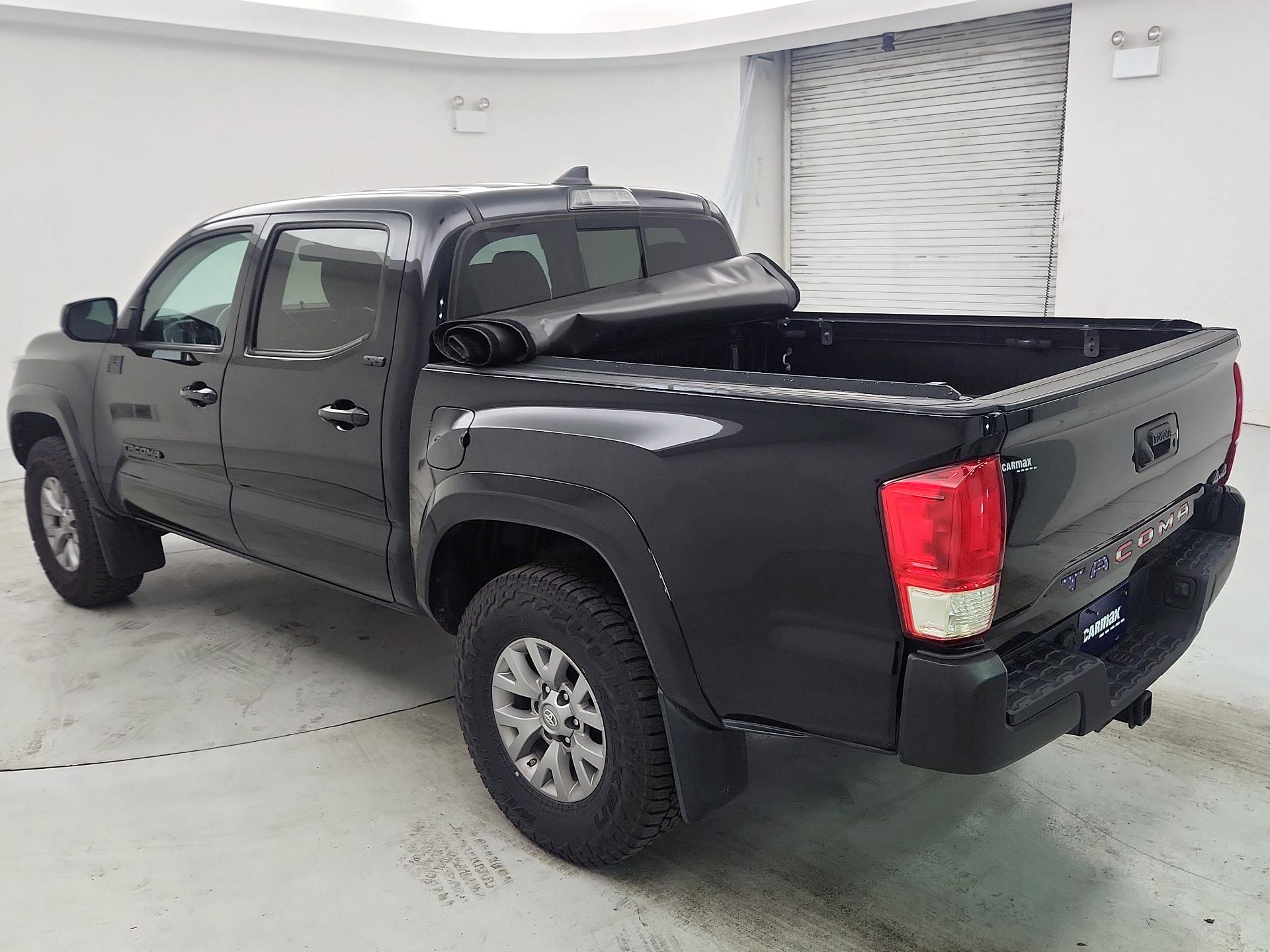 Thumbnail: 2019 Toyota Tacoma - 7