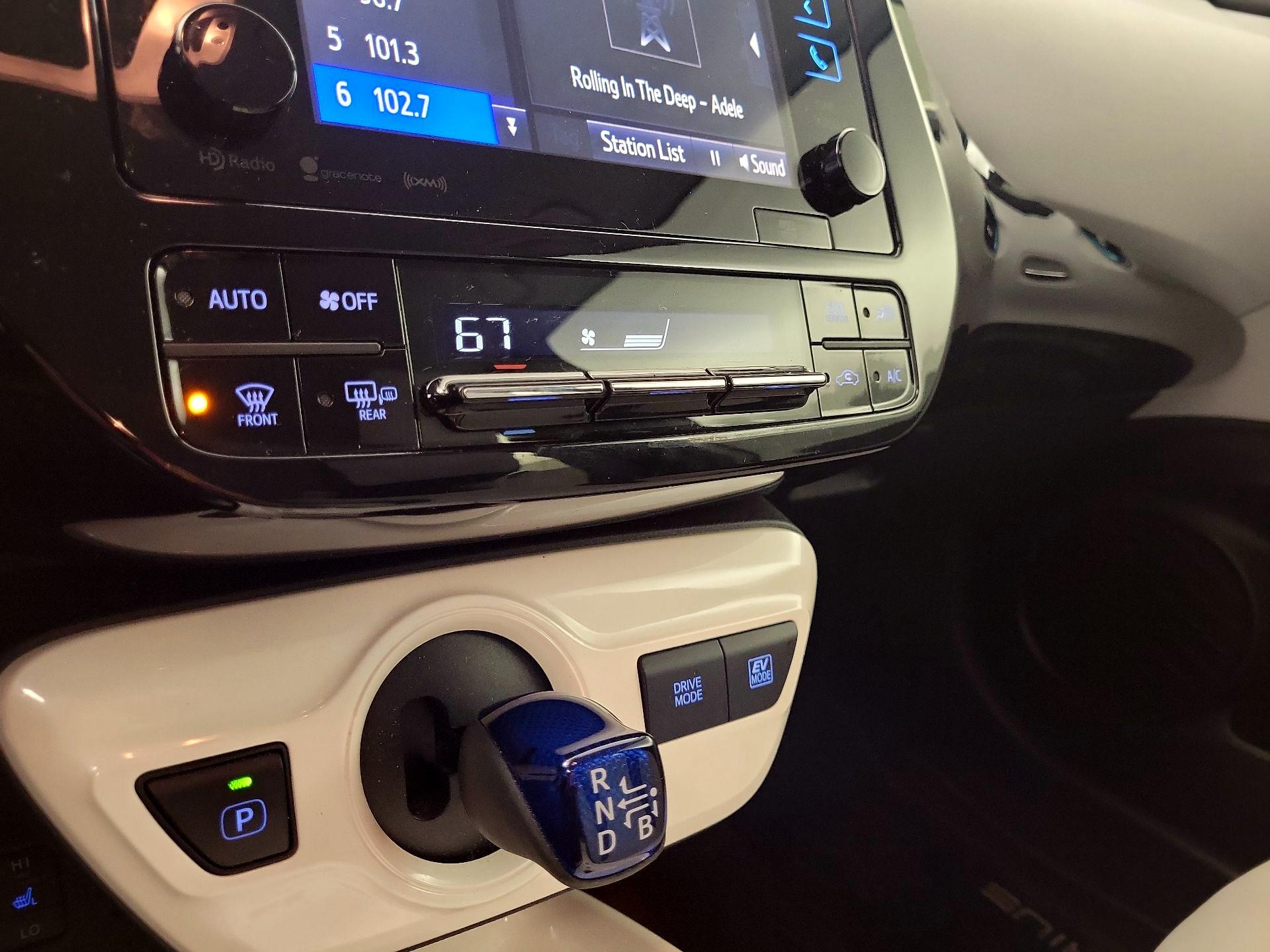 Thumbnail: 2016 Toyota Prius - 15