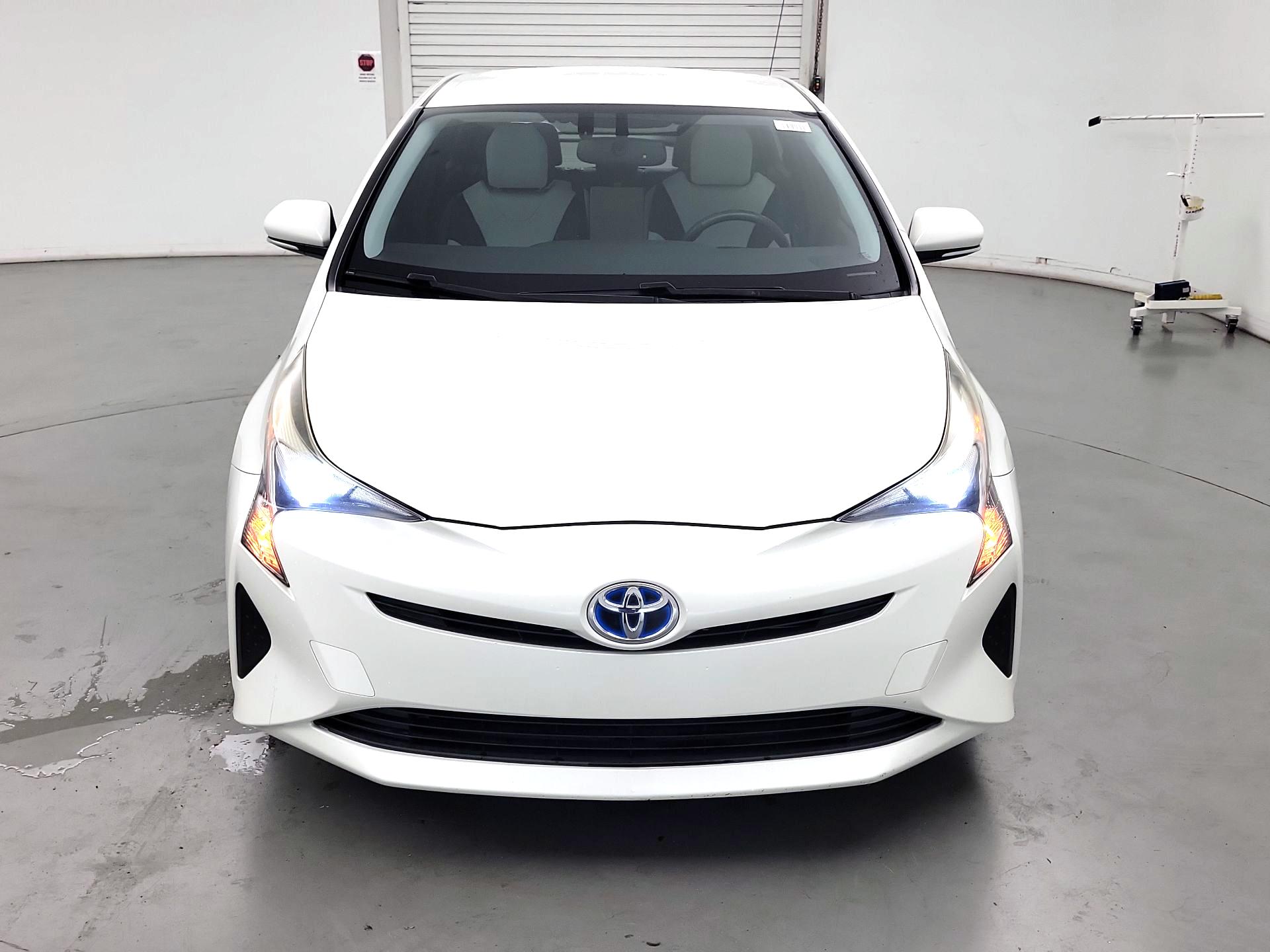 Thumbnail: 2016 Toyota Prius - 2