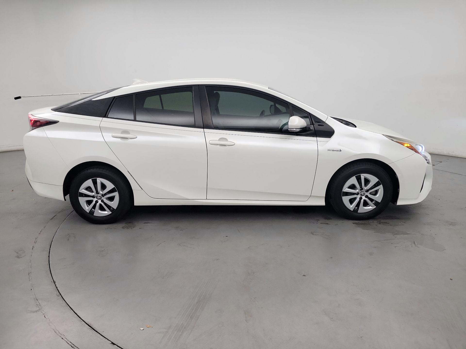 Thumbnail: 2016 Toyota Prius - 4