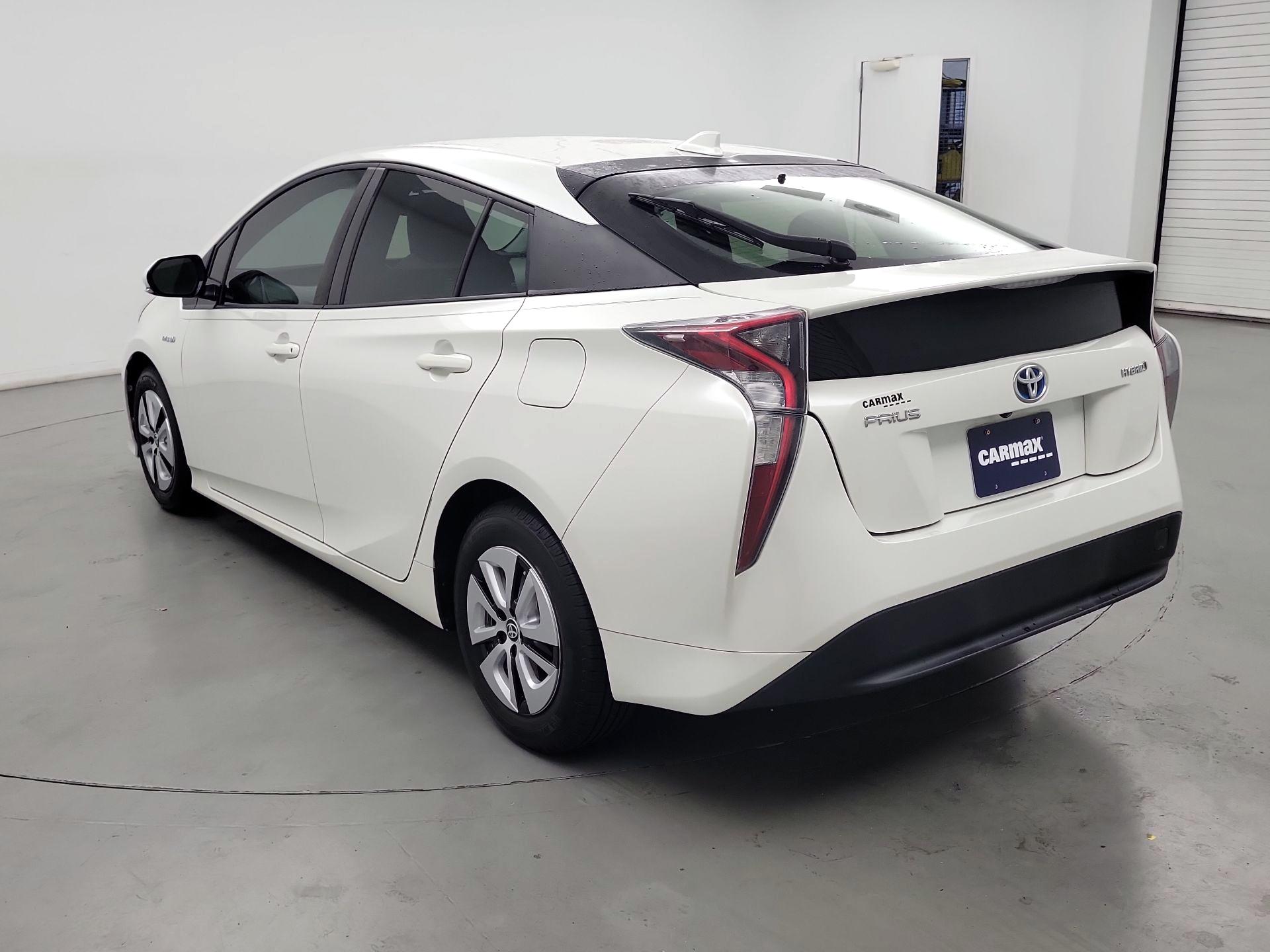 Thumbnail: 2016 Toyota Prius - 7