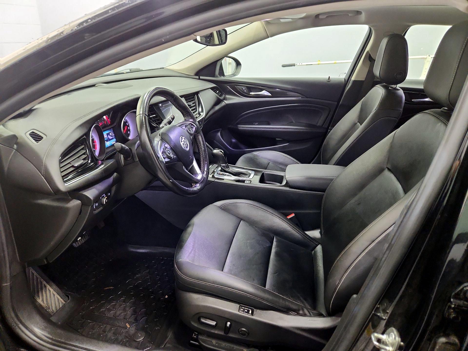 Thumbnail: 2018 Buick Regal - 11