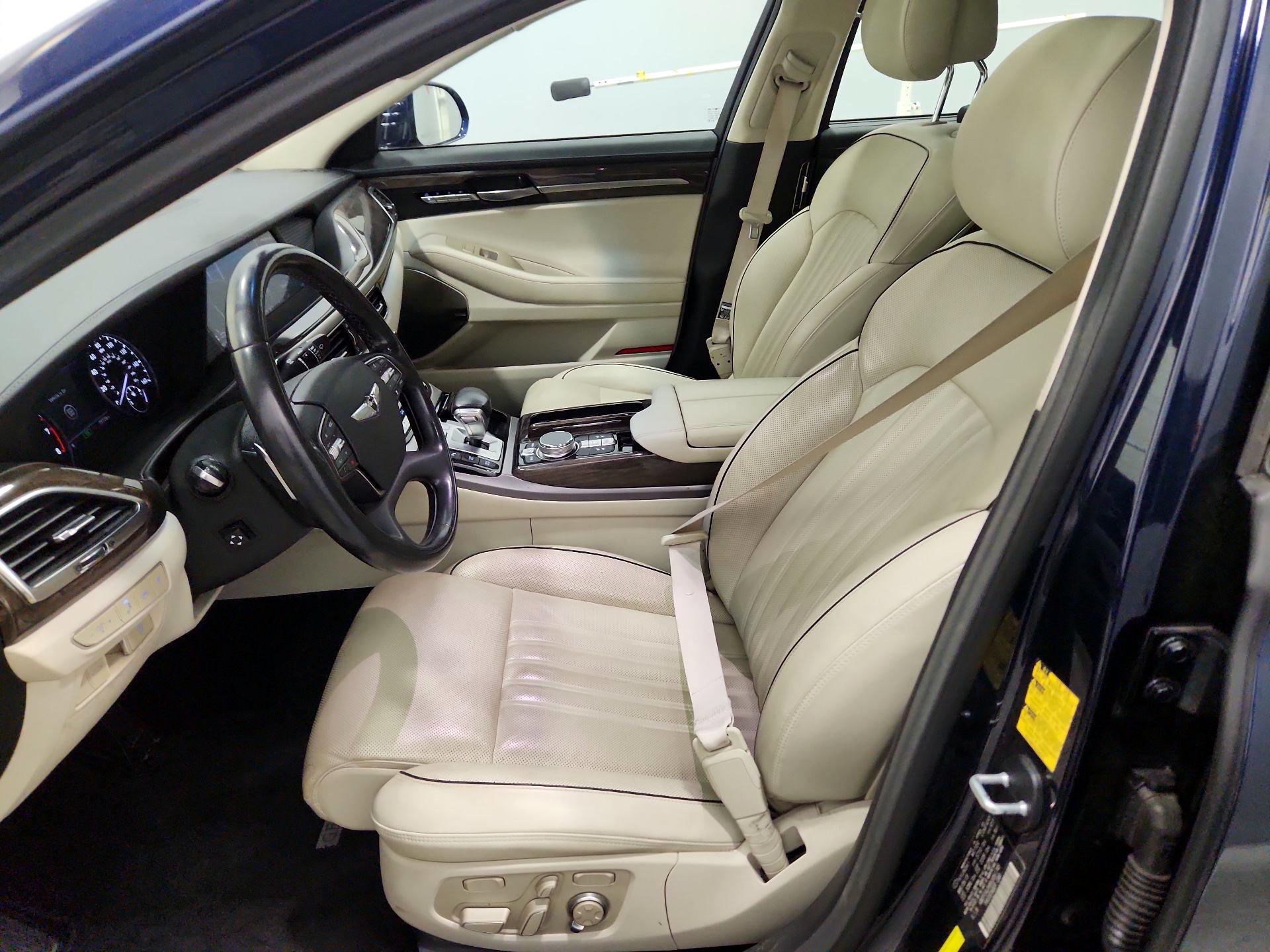 Thumbnail: 2019 Genesis G90 - 11