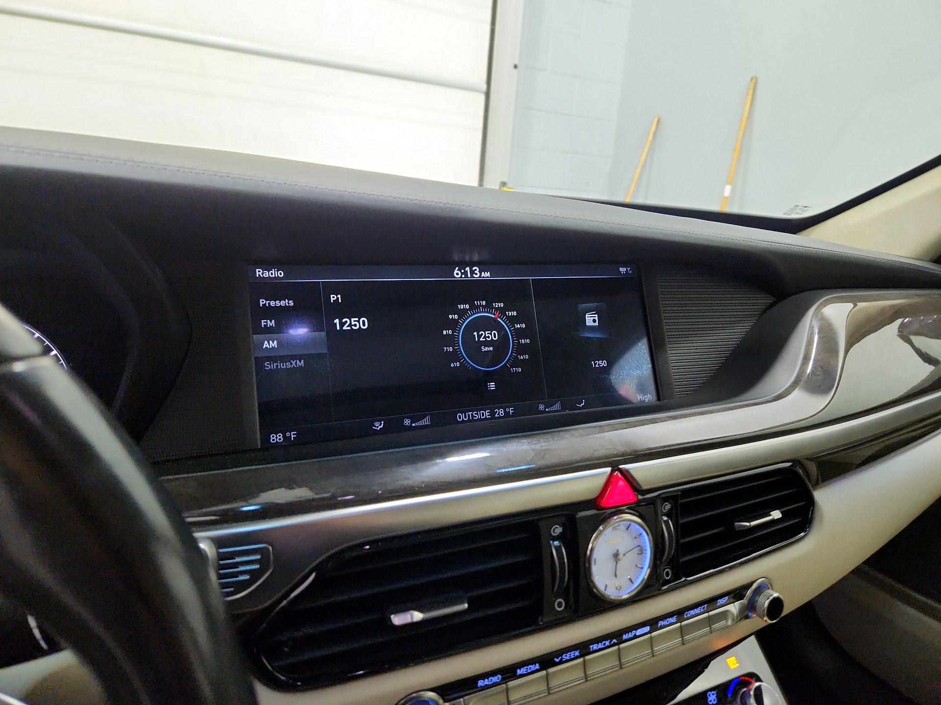 Thumbnail: 2019 Genesis G90 - 16