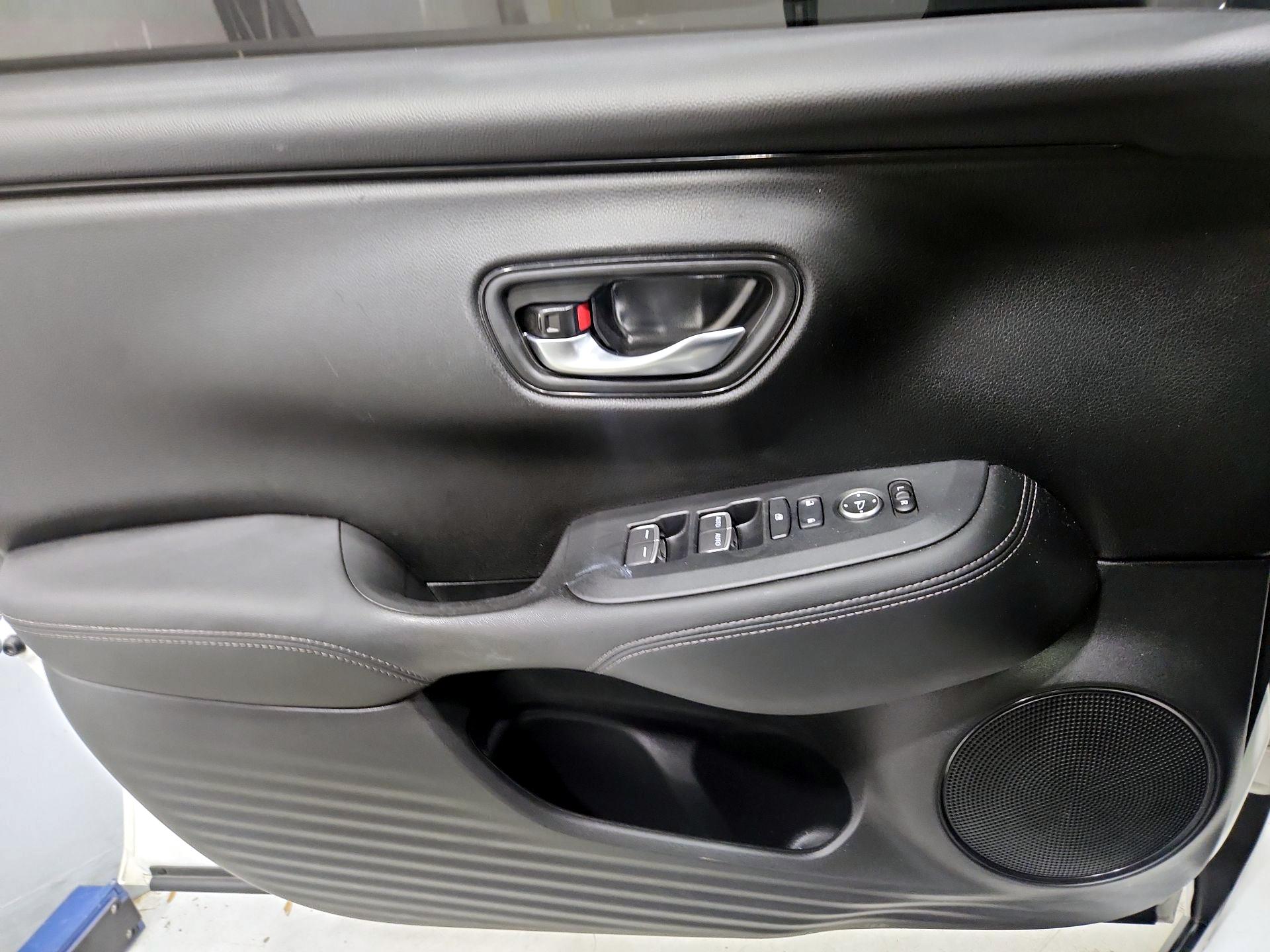 Thumbnail: 2025 Honda HR-V - 12