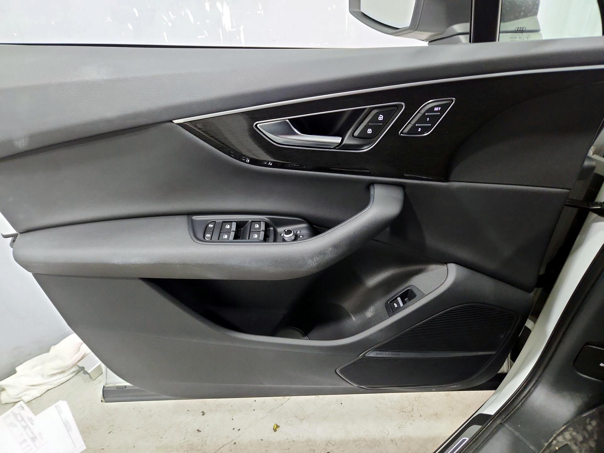 Thumbnail: 2022 Audi Q7 - 12