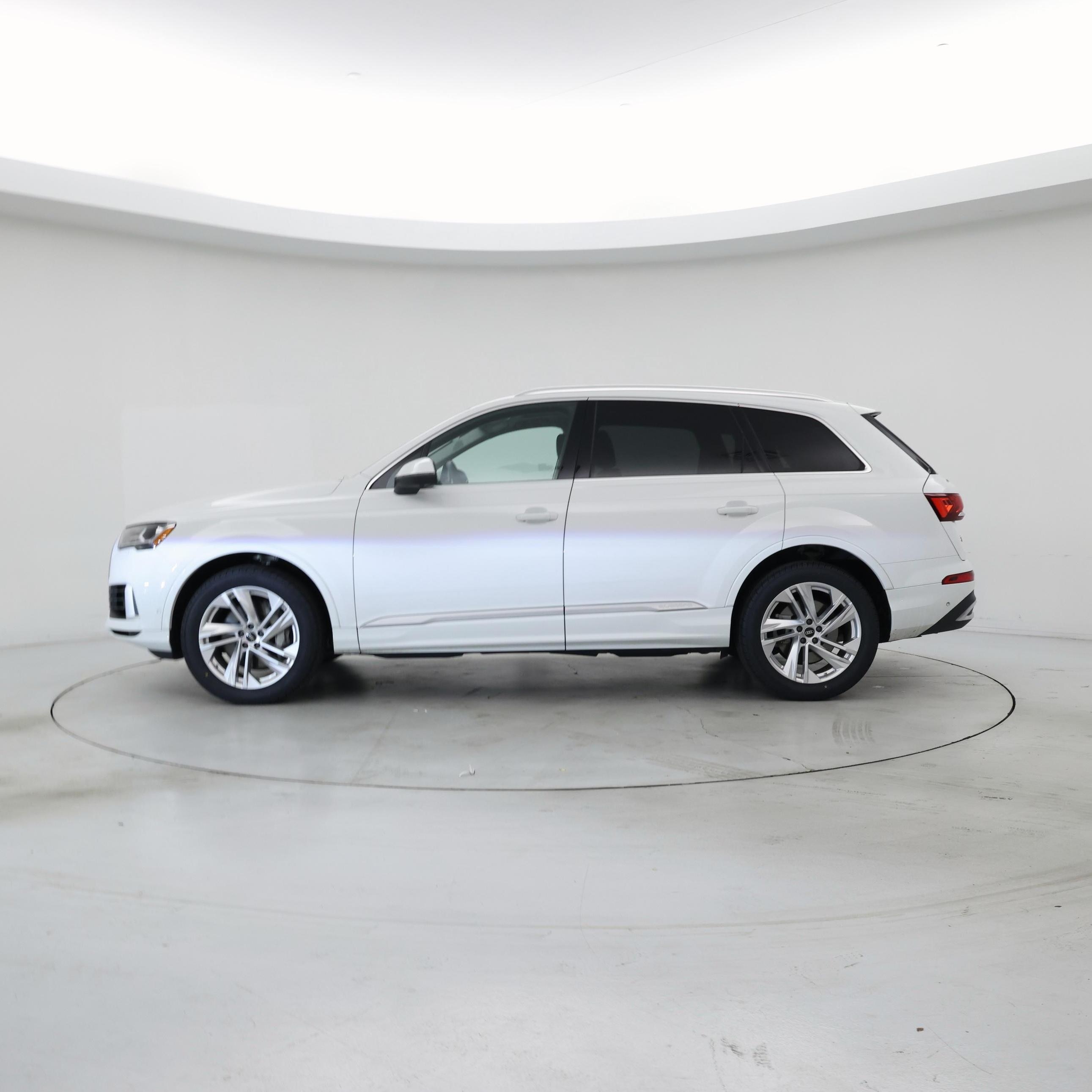 Thumbnail: 2022 Audi Q7 - 3