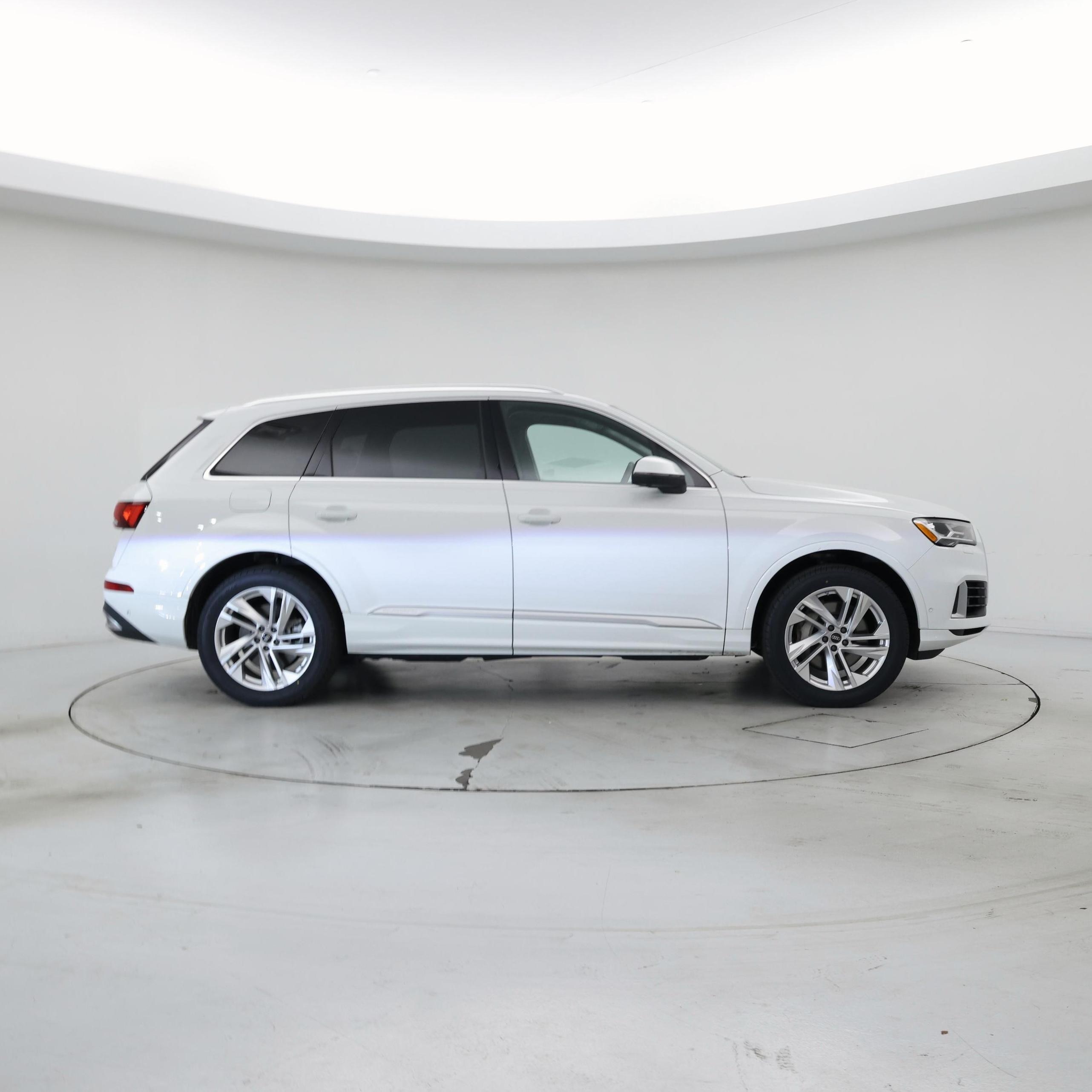 Thumbnail: 2022 Audi Q7 - 7