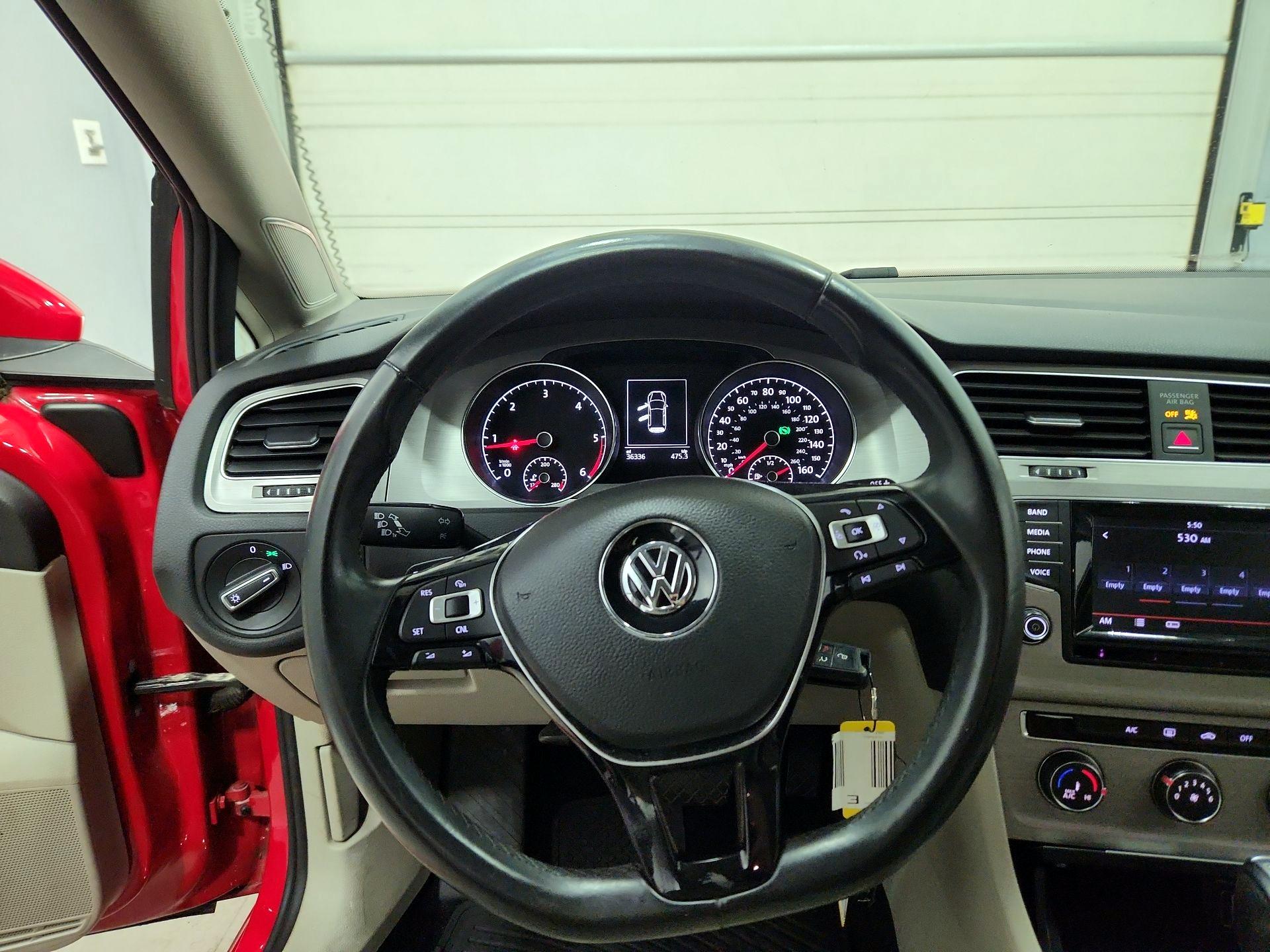 Thumbnail: 2015 Volkswagen Golf - 10