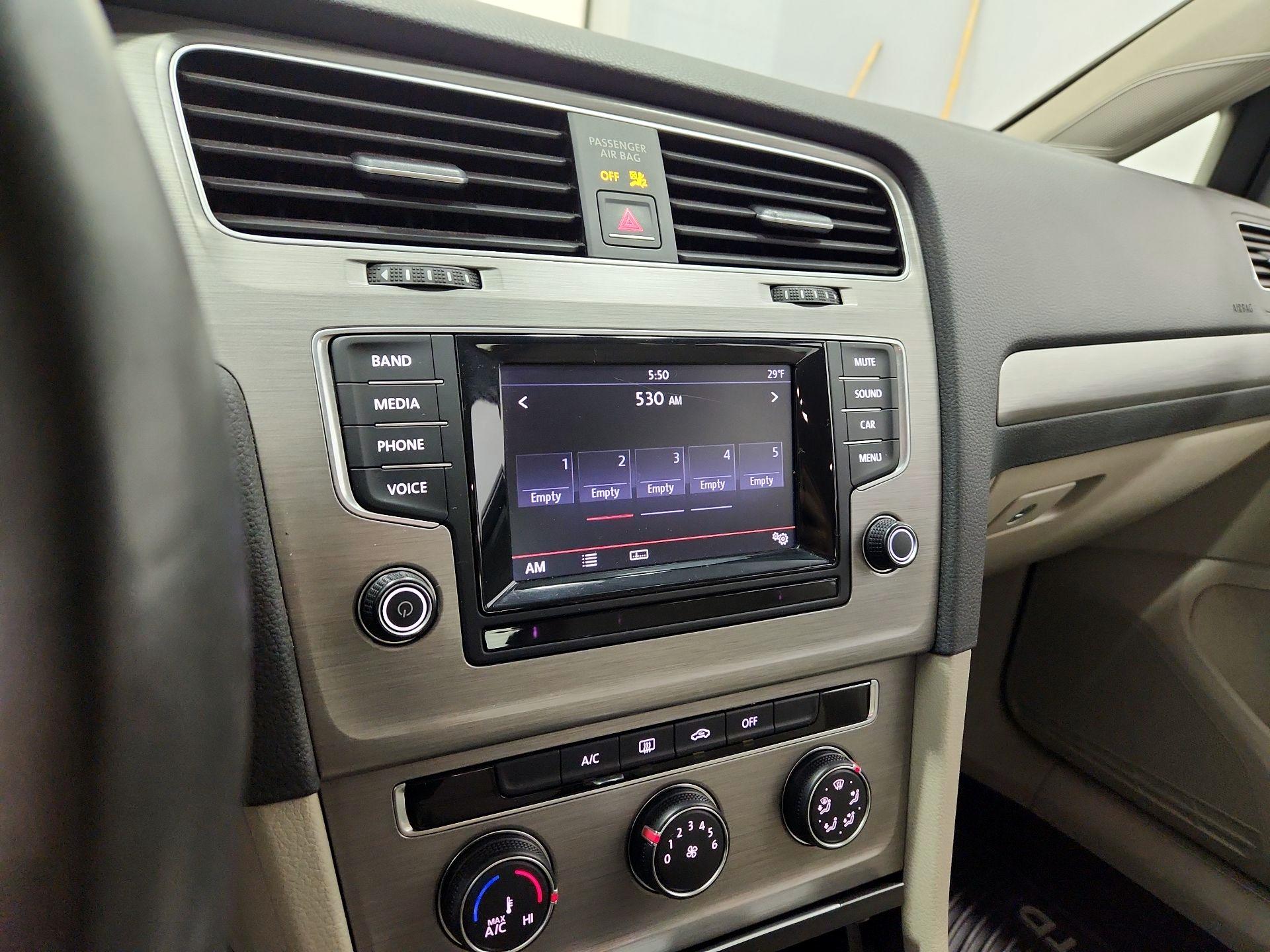 Thumbnail: 2015 Volkswagen Golf - 14