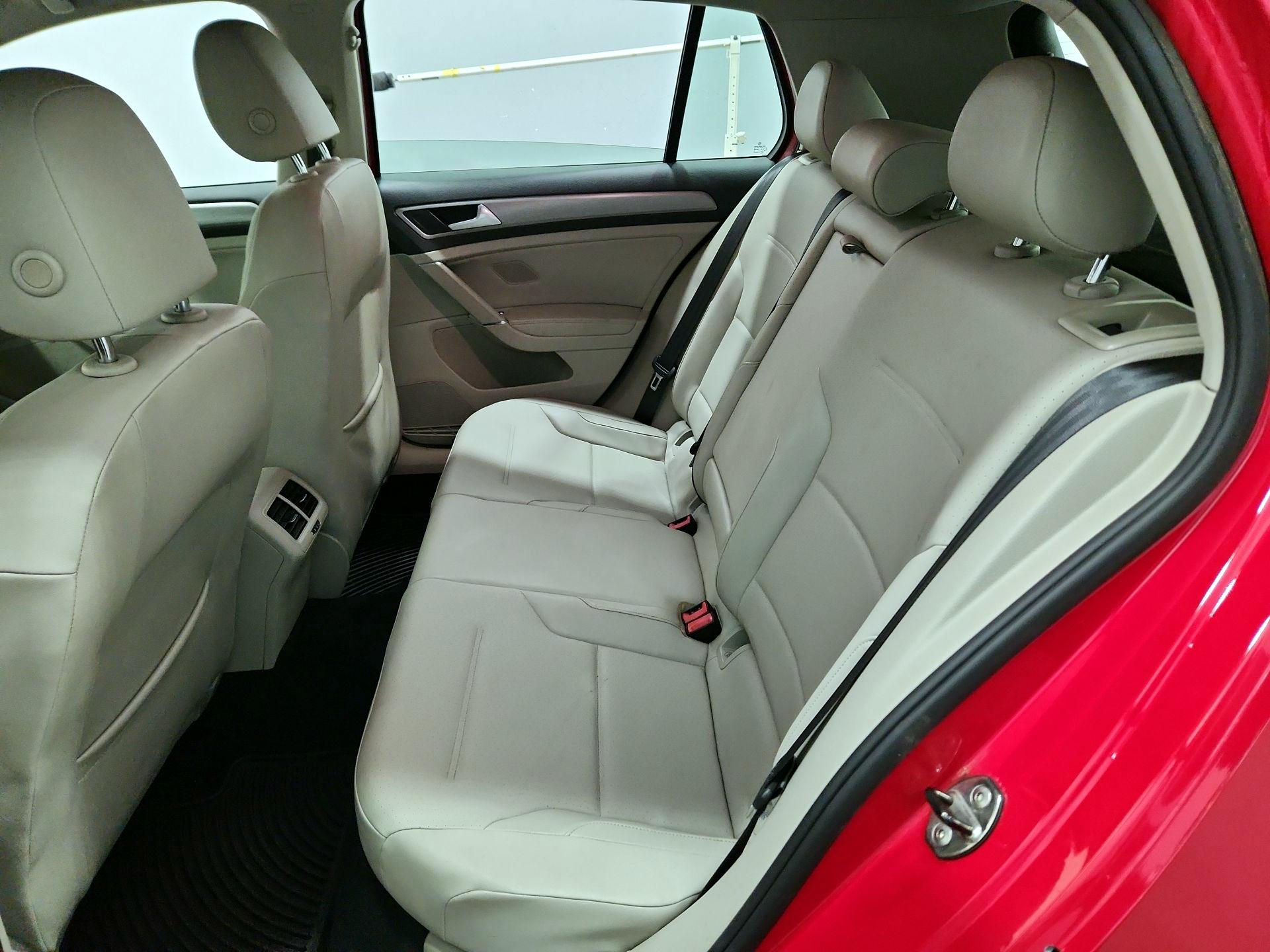 Thumbnail: 2015 Volkswagen Golf - 18