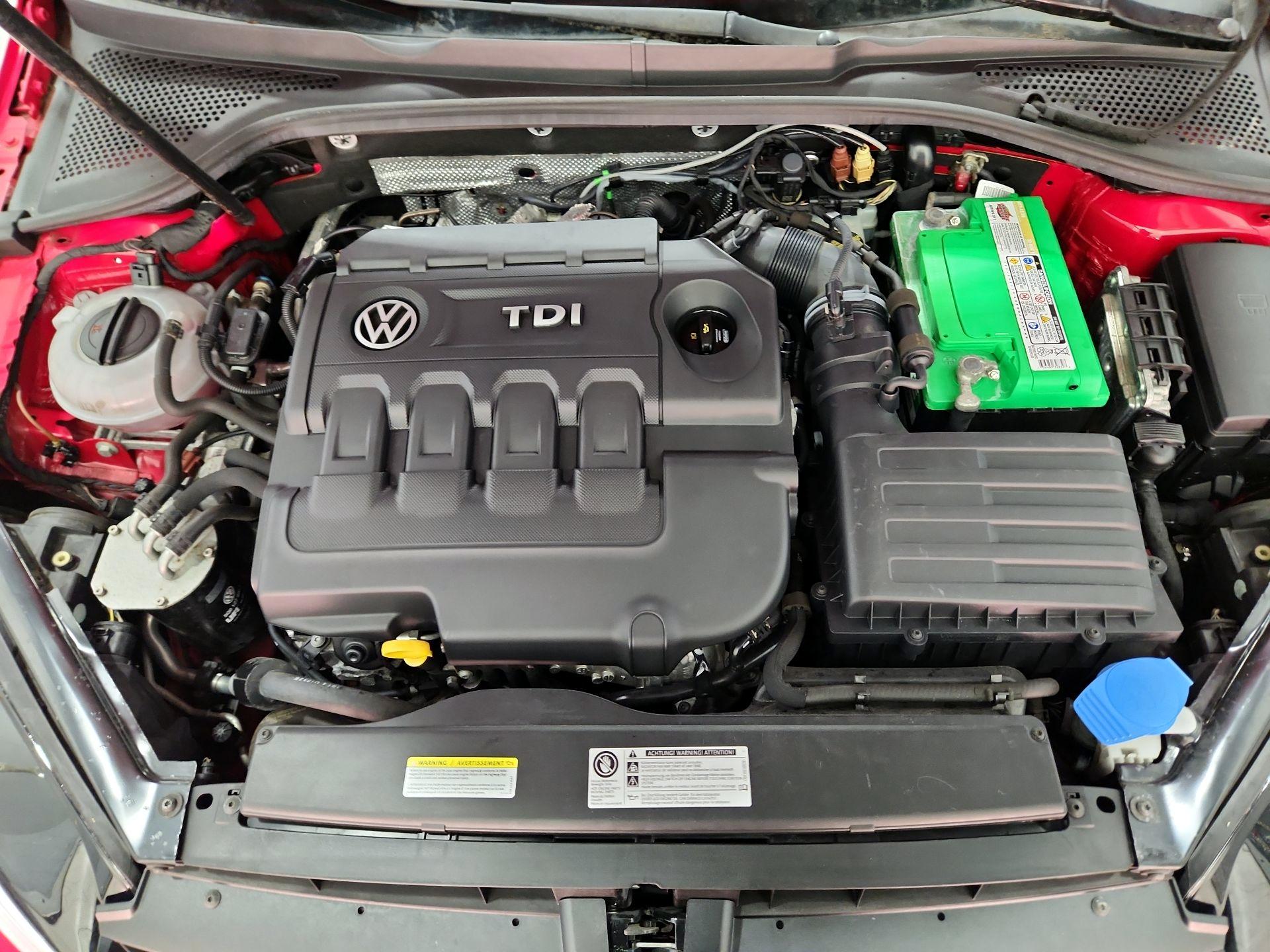 Thumbnail: 2015 Volkswagen Golf - 20