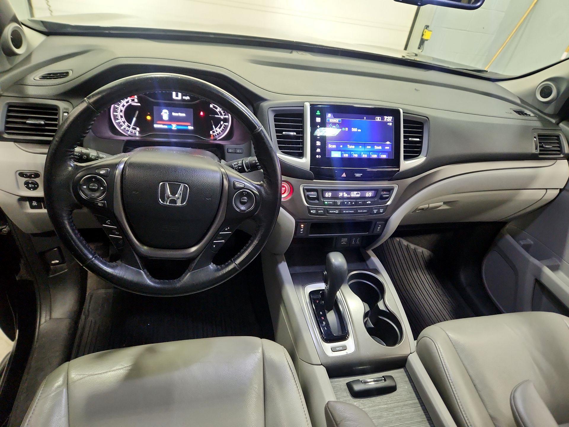 Thumbnail: 2016 Honda Pilot - 9