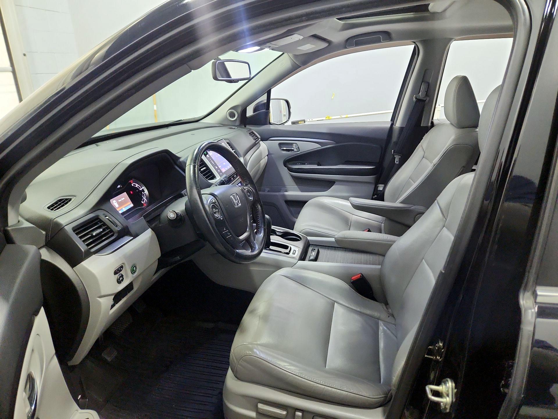 Thumbnail: 2016 Honda Pilot - 11