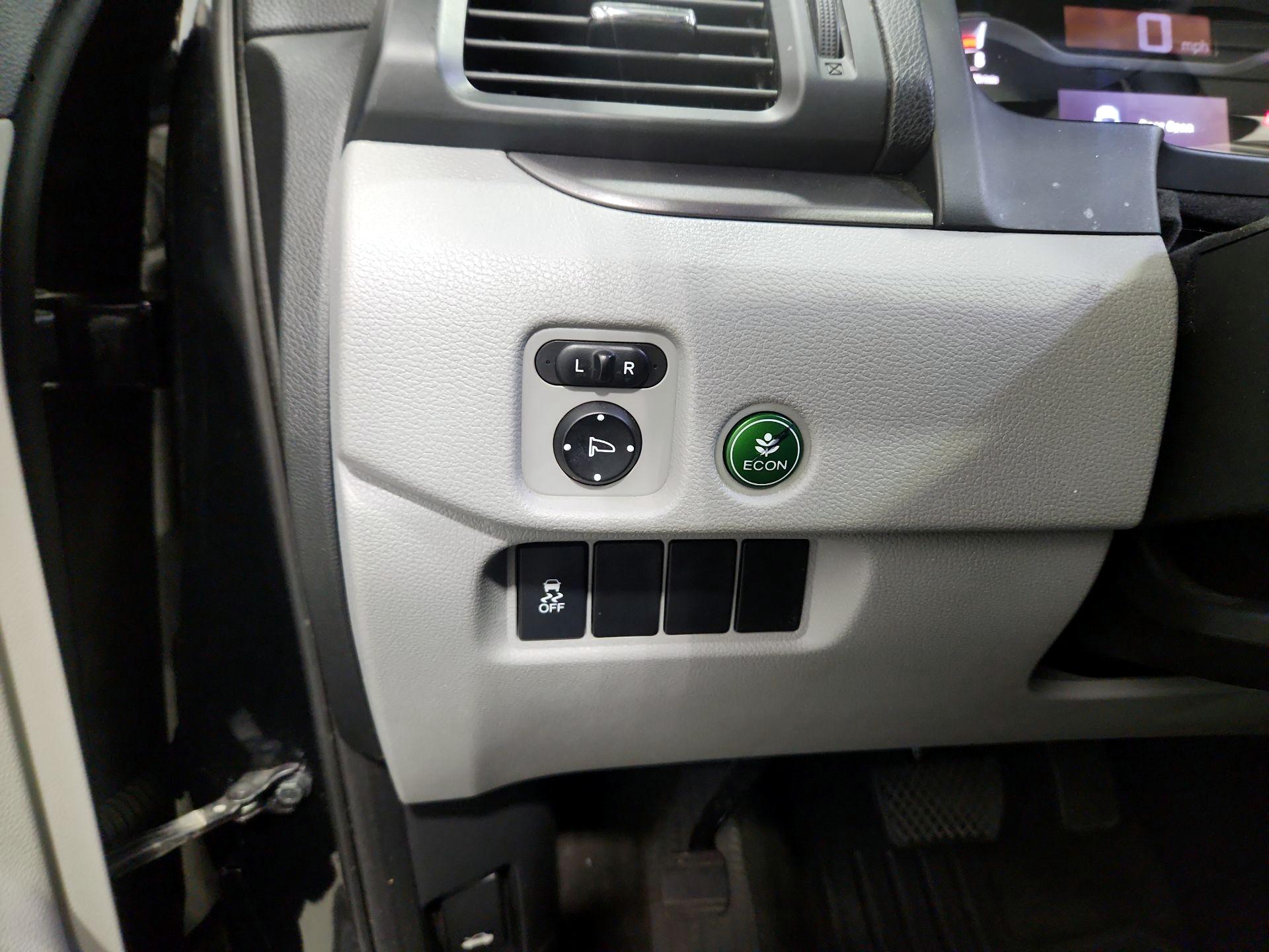 Thumbnail: 2016 Honda Pilot - 13