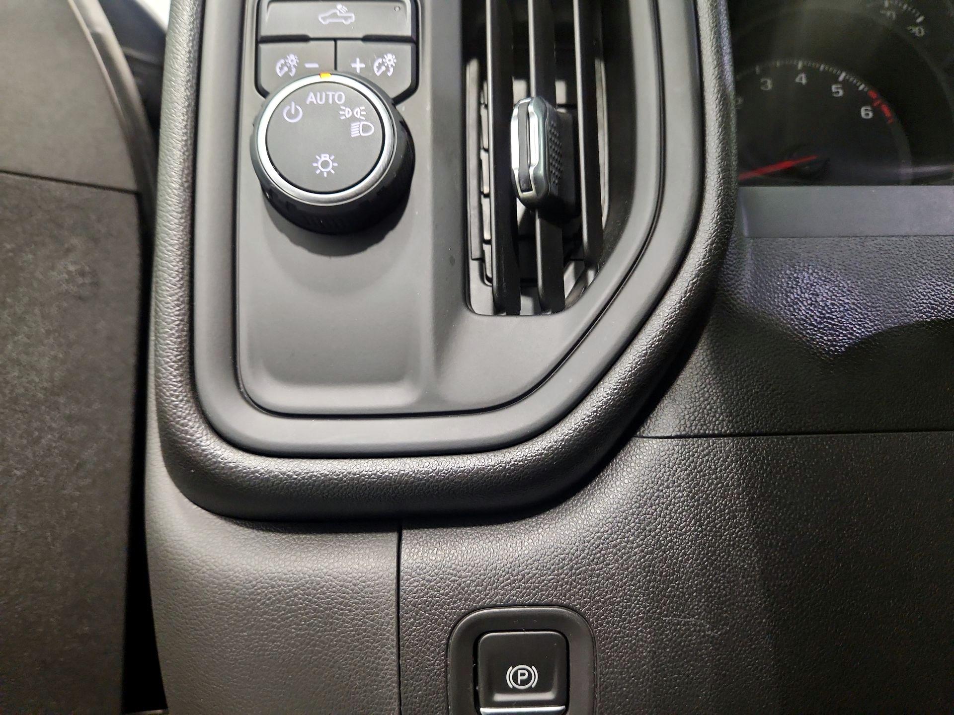 Thumbnail: 2021 Chevrolet Silverado 1500 - 13