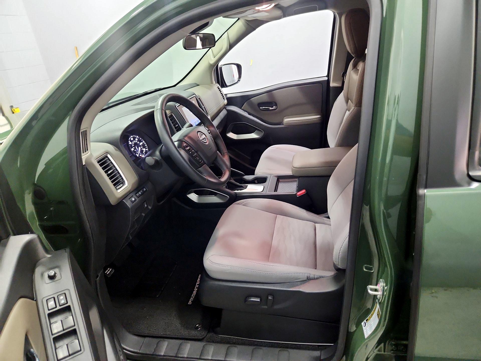 Thumbnail: 2024 Nissan Frontier - 11