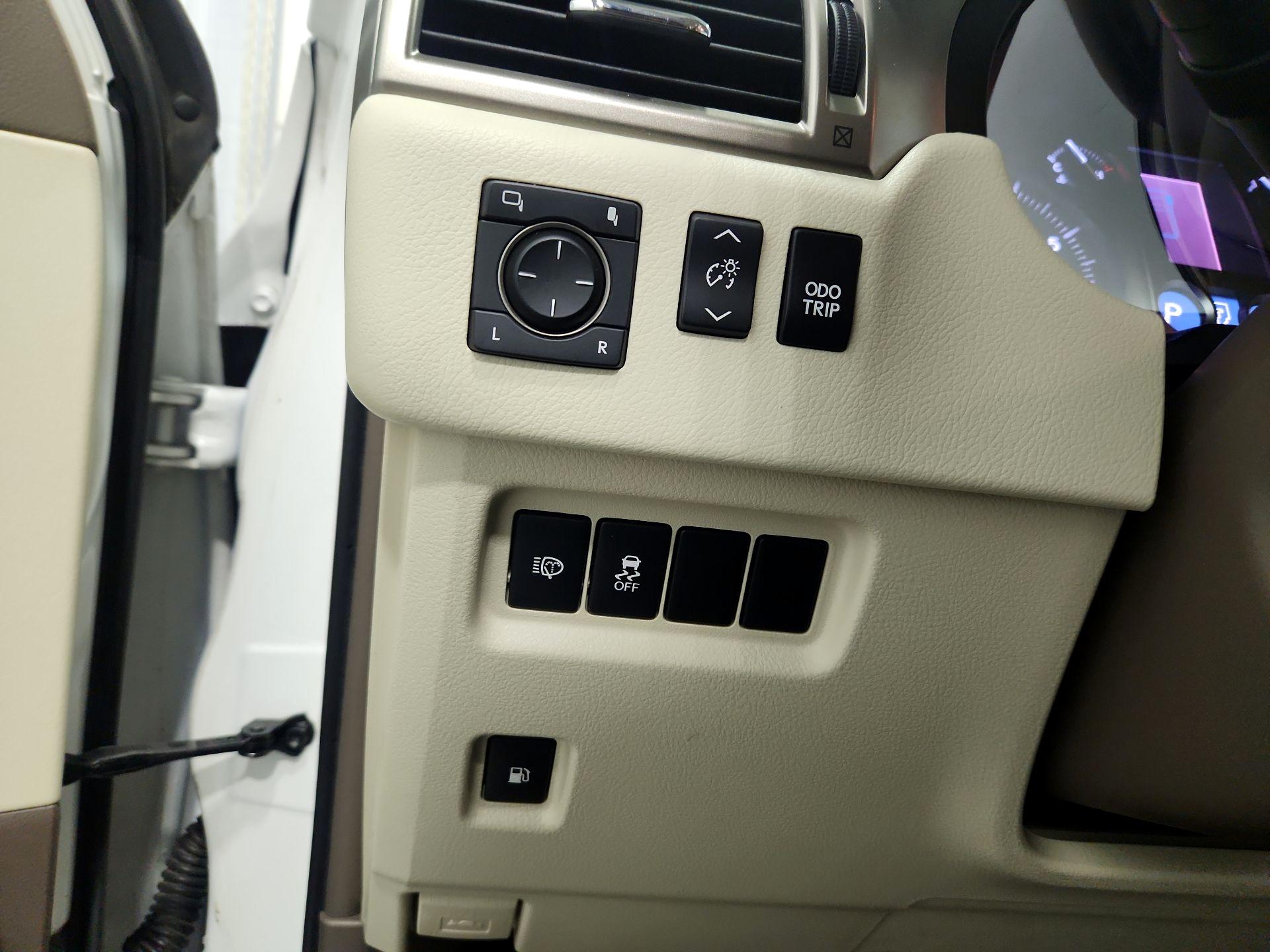 Thumbnail: 2017 Lexus GX - 13