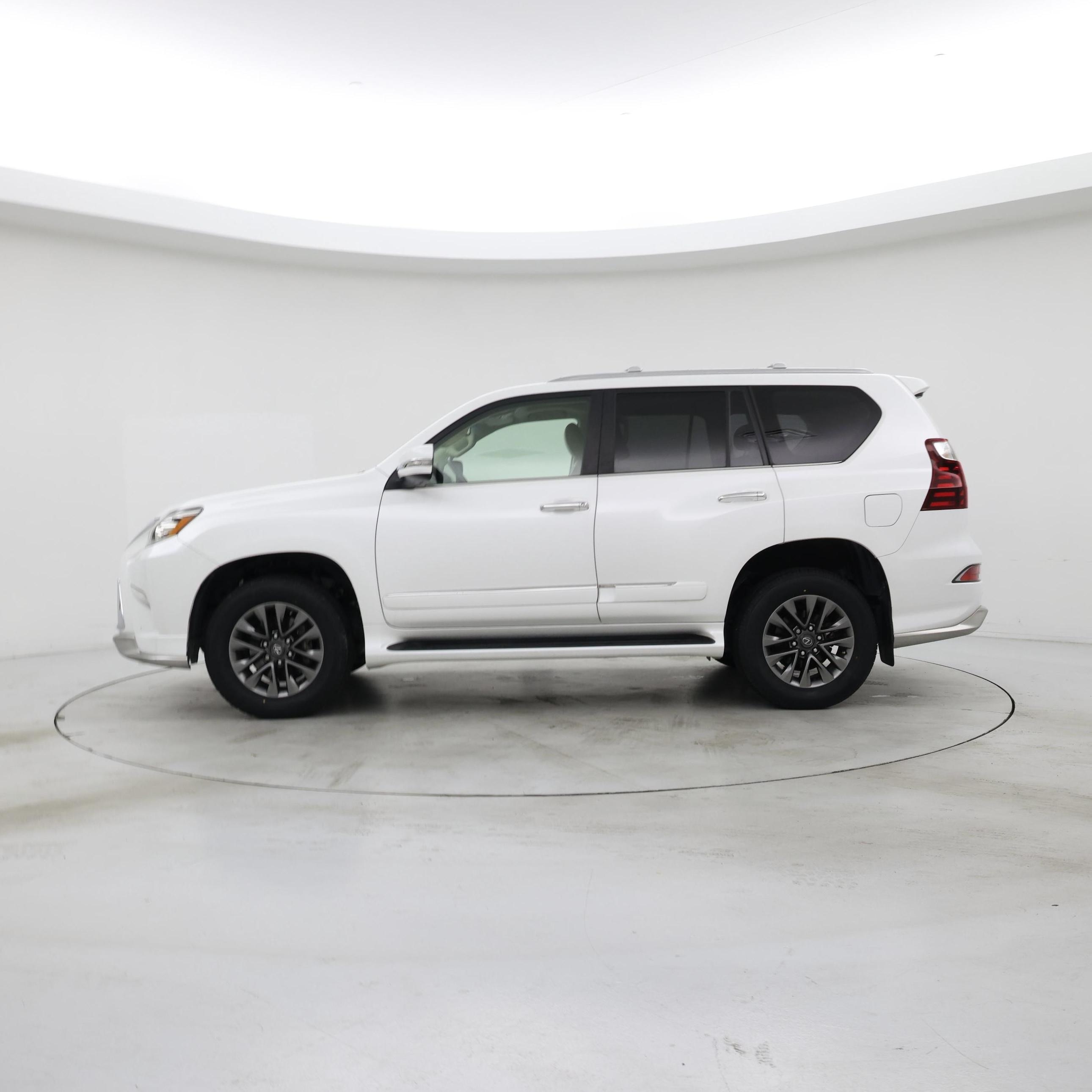 Thumbnail: 2017 Lexus GX - 3