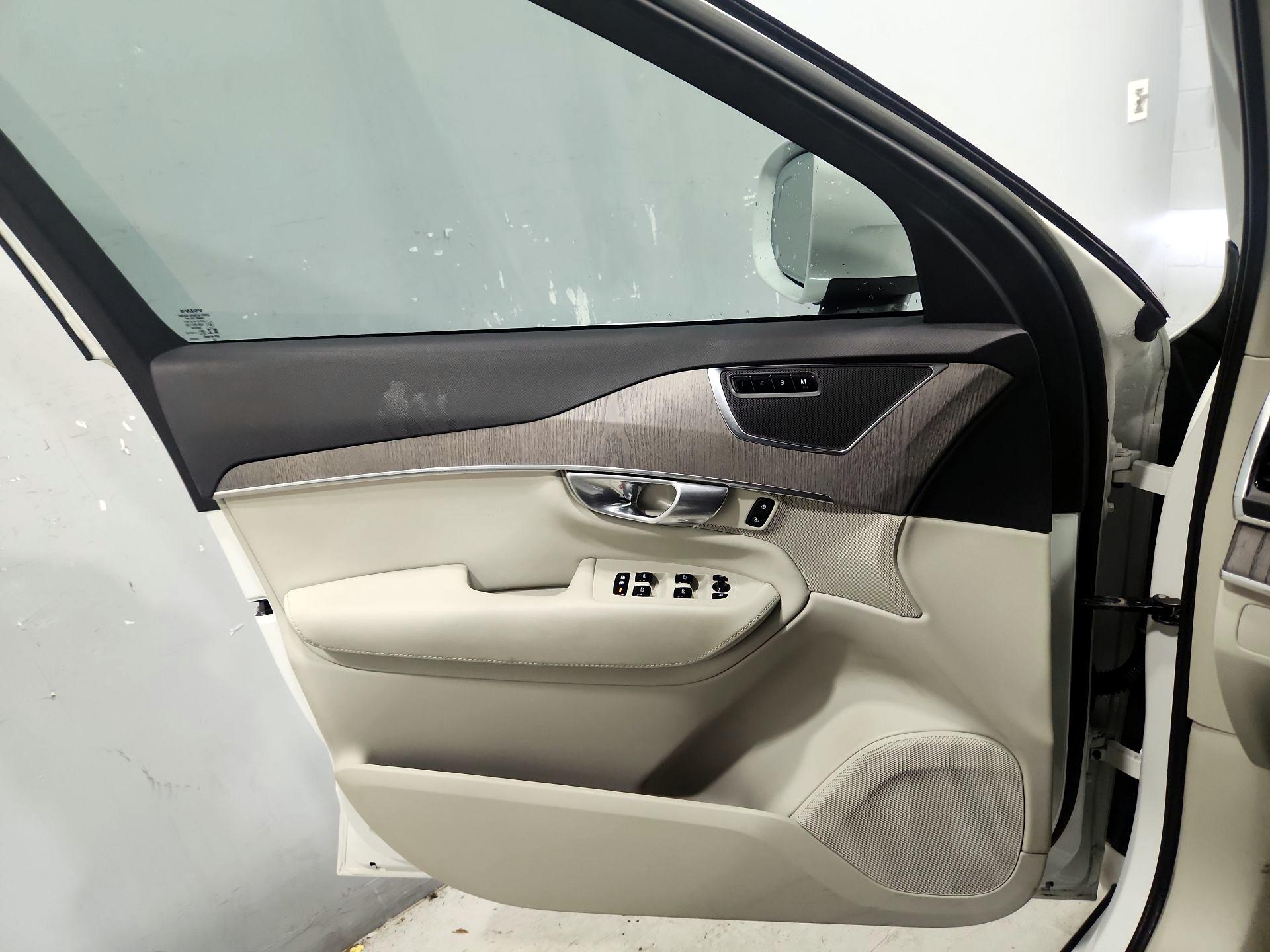 Thumbnail: 2023 Volvo XC90 - 12