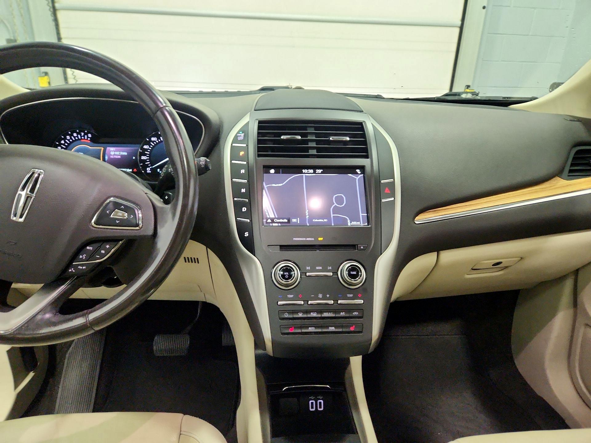 Thumbnail: 2016 Lincoln MKC - 9