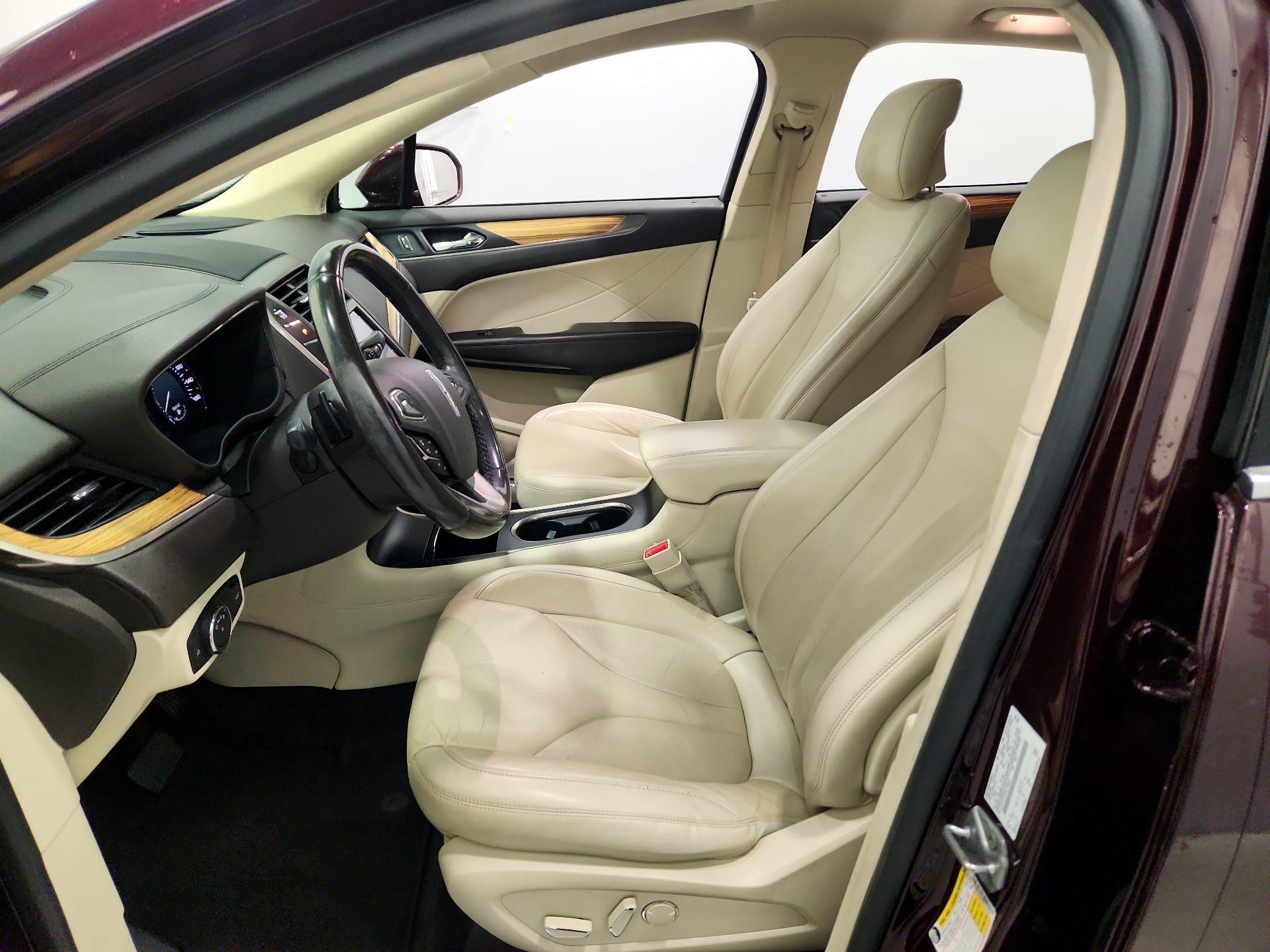 Thumbnail: 2016 Lincoln MKC - 11