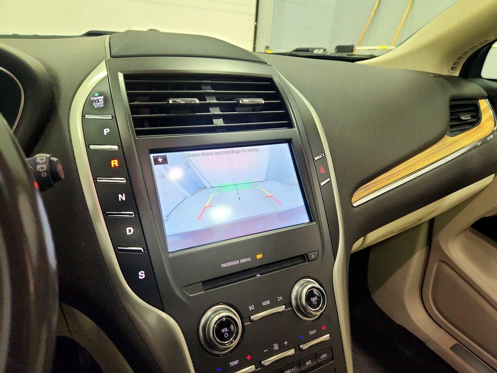 Thumbnail: 2016 Lincoln MKC - 15